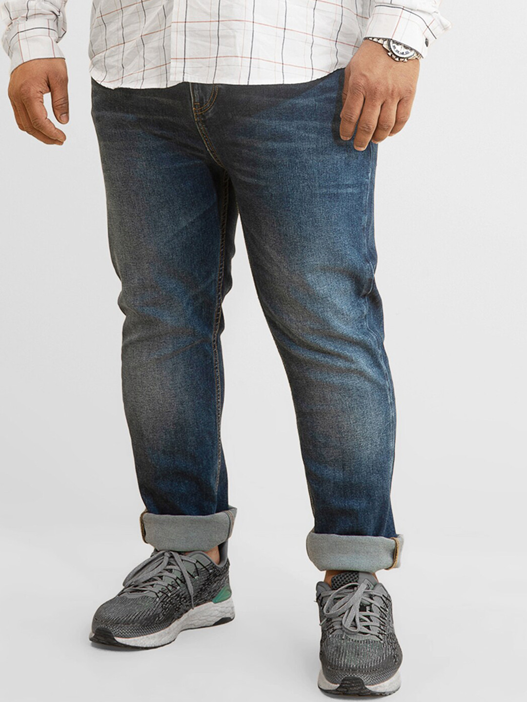 

Snitch Men Blue Slim Fit Light Fade Stretchable Jeans