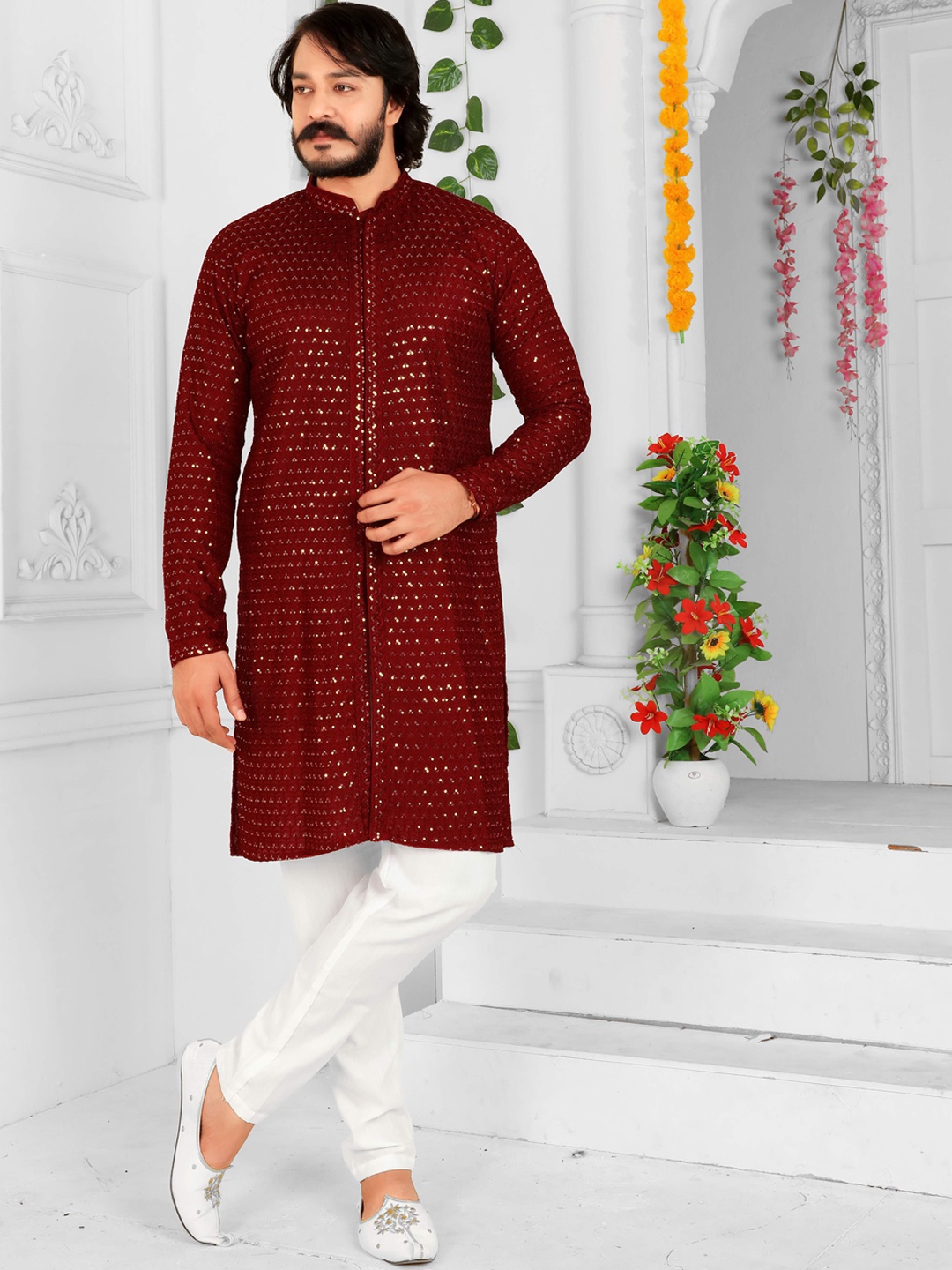 

amzira Men Maroon & White Embroidered Sequinned Kurta with Pyjamas