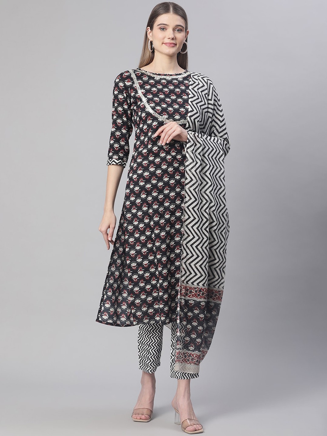 

Sringam Women Black Floral Printed Kurta with Trousers & With Dupatta