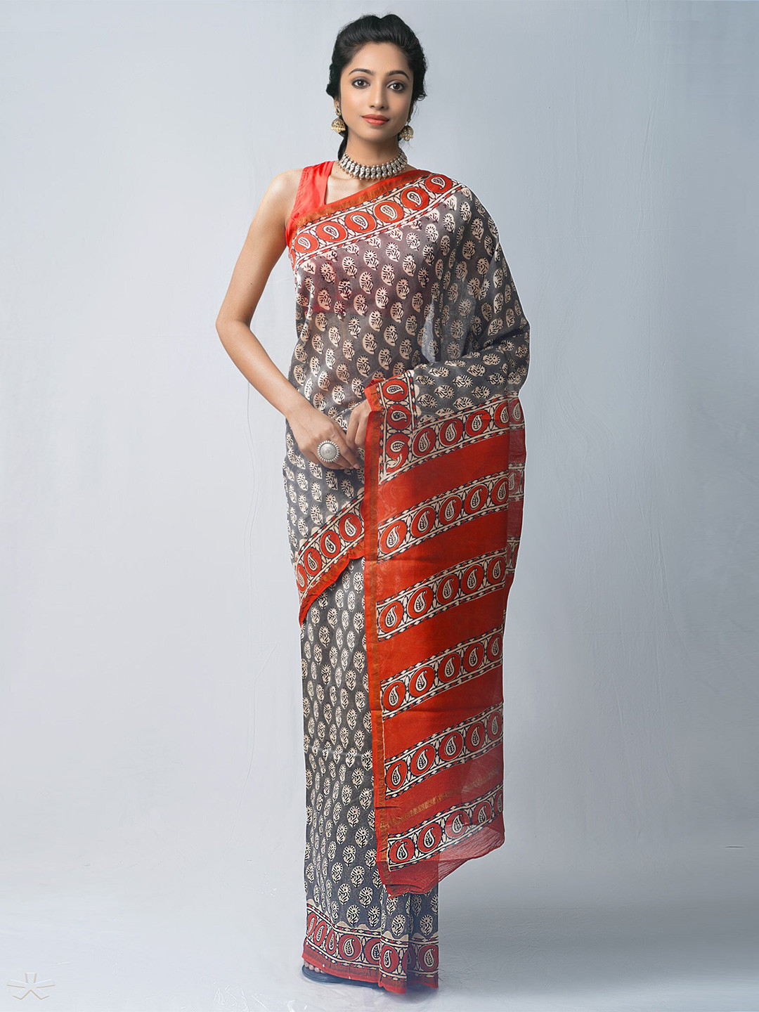 

Unnati Silks Grey & Orange Ethnic Motifs Silk Cotton Chanderi Saree