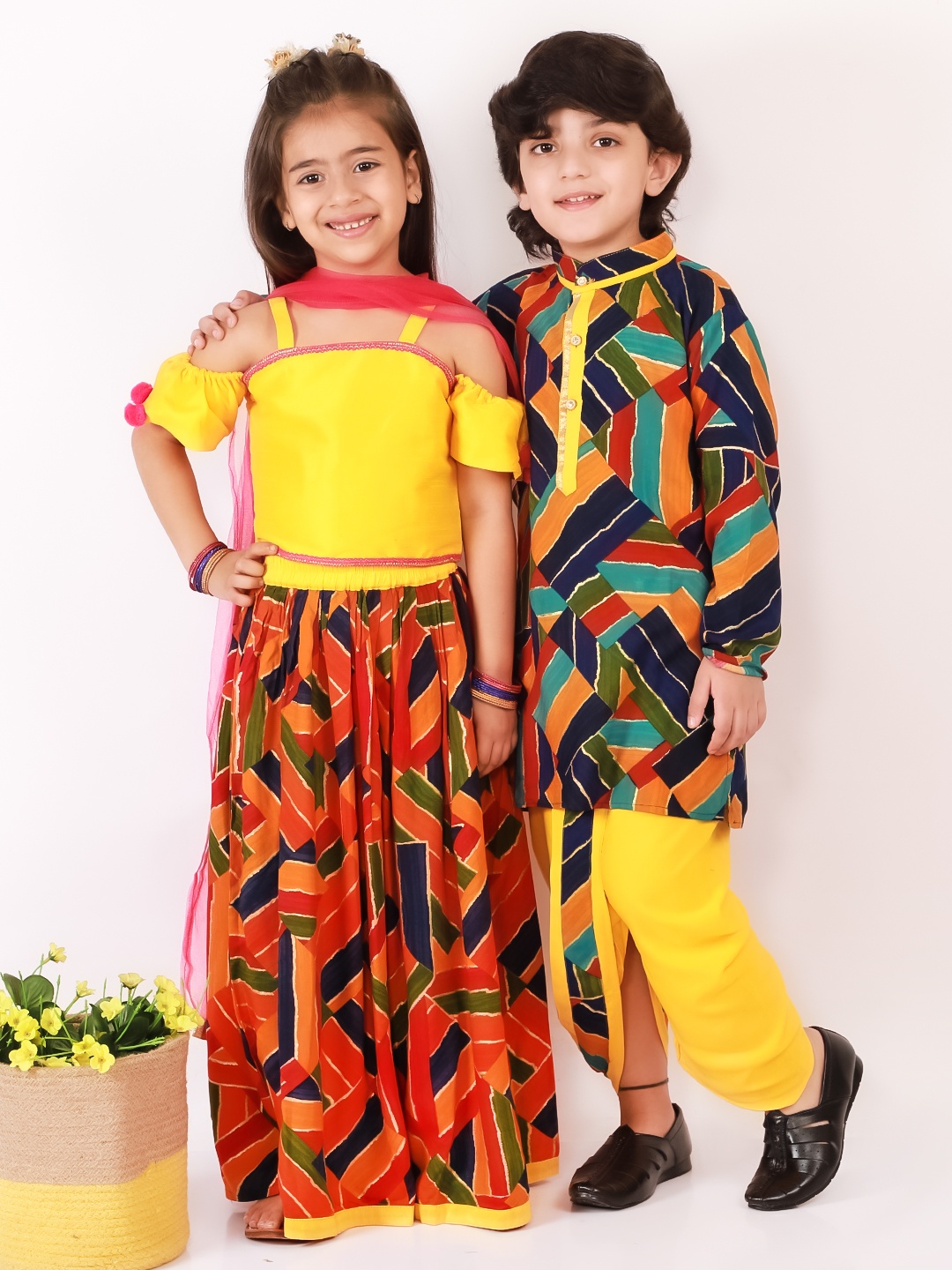 

KID1 Boys Multicoloured Geometric Printed Pure Cotton Kurta Set, Multi