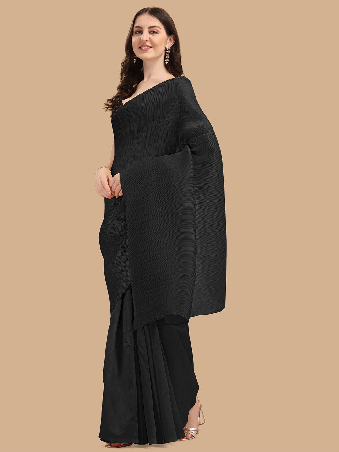 

Sangria Black Crush Pleated Satin Saree
