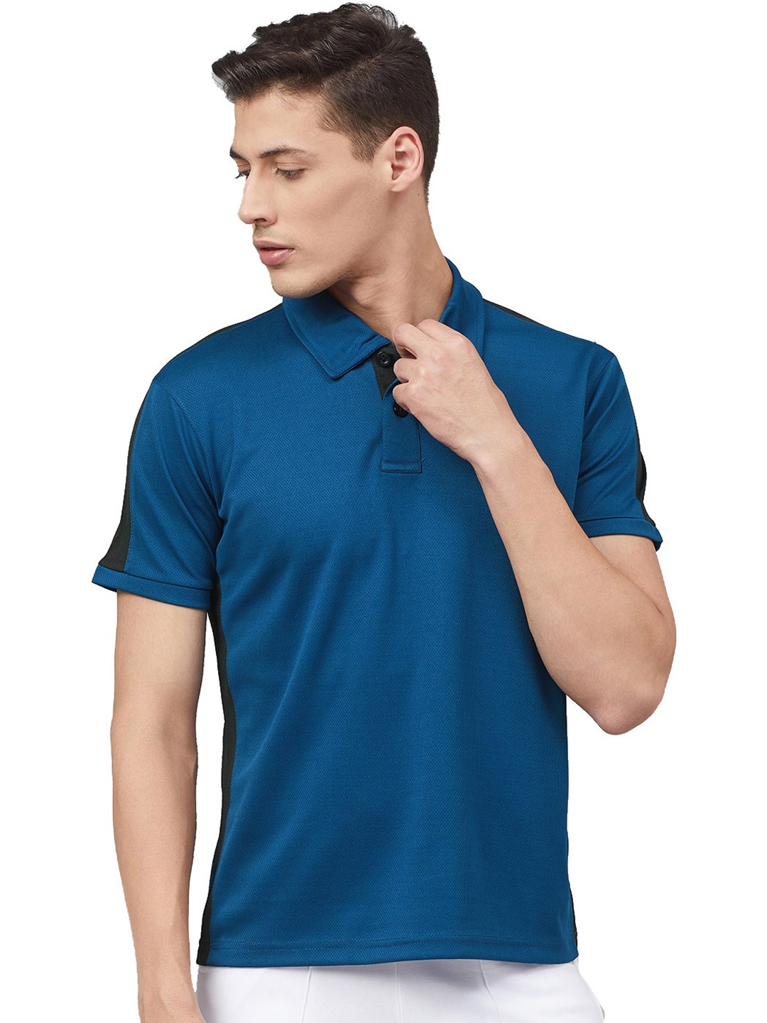 

CHKOKKO Men Blue Polo Collar Outdoor T-shirt