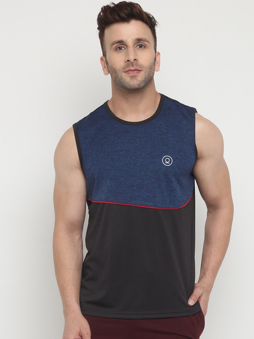 

CHKOKKO Men Black & Navy Blue Sleeveless Sports T-Shirt