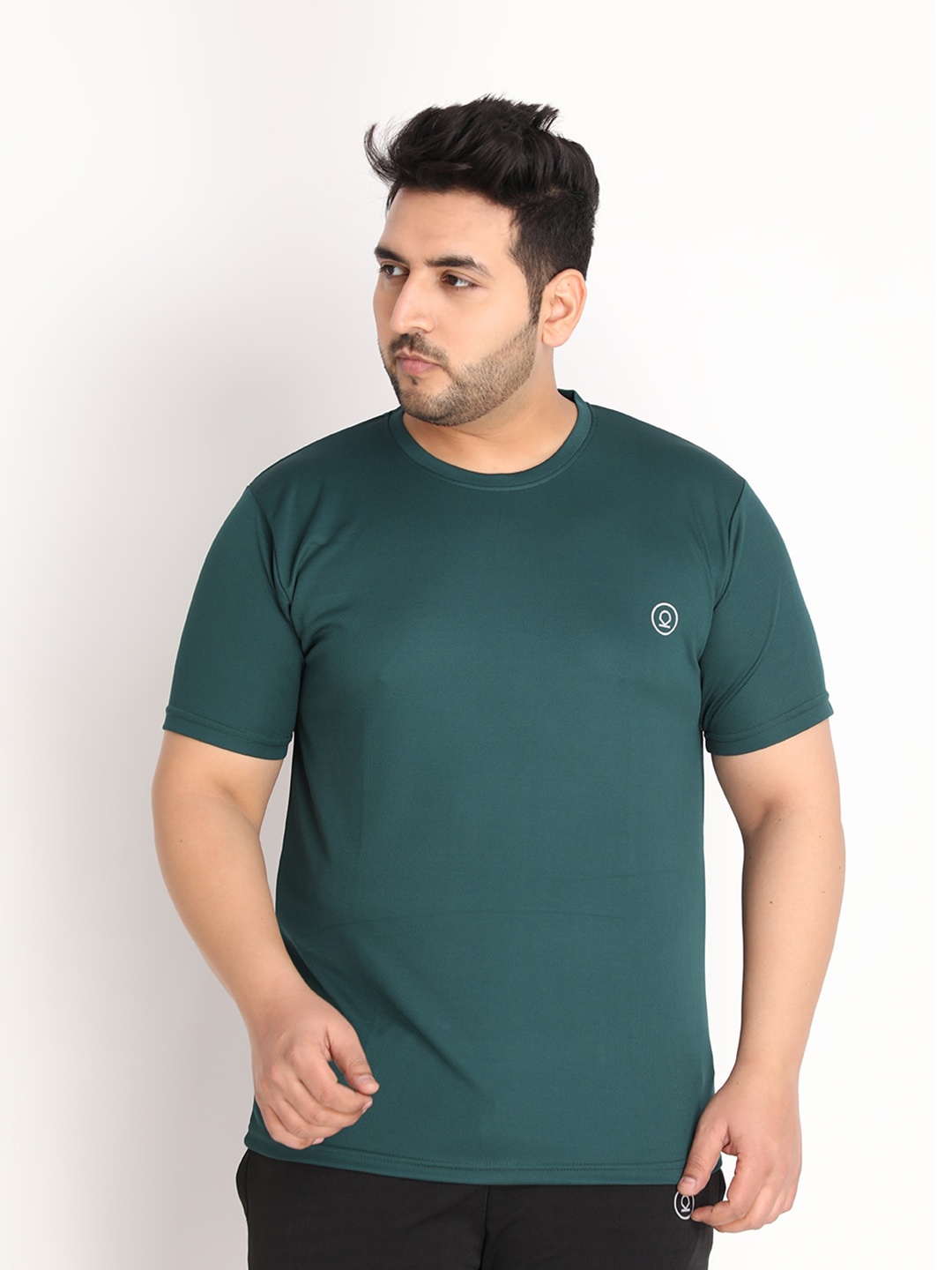 

CHKOKKO Plus Men Green Dri-FIT Applique Training or Gym T-shirt