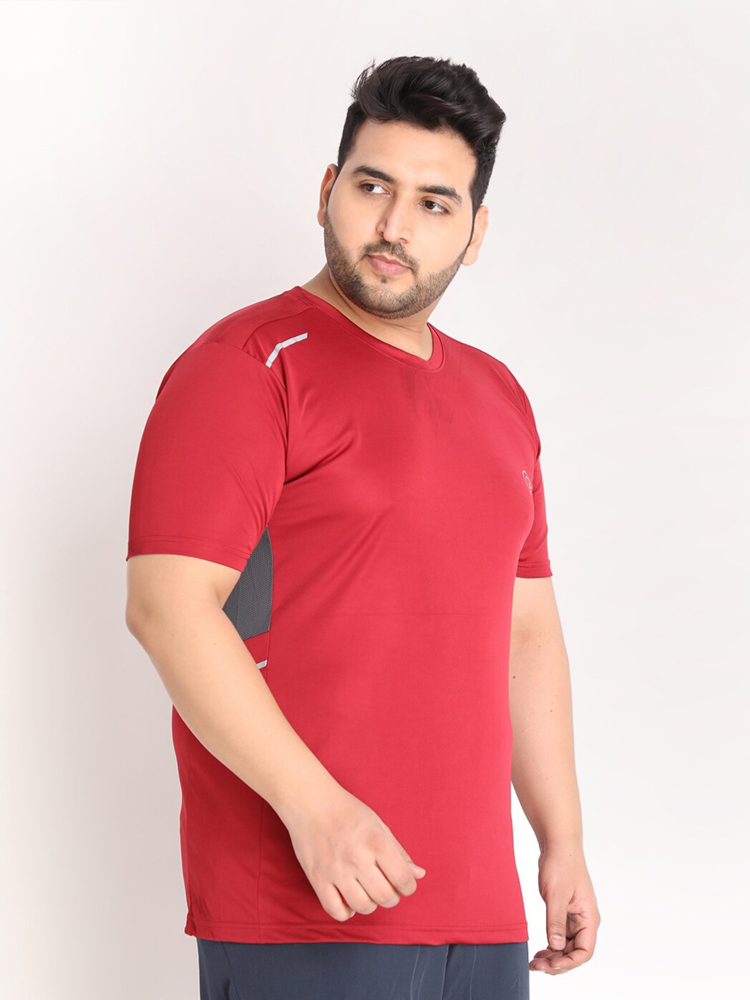 

CHKOKKO Plus Men Maroon Dri-FIT Training or Gym T-shirt