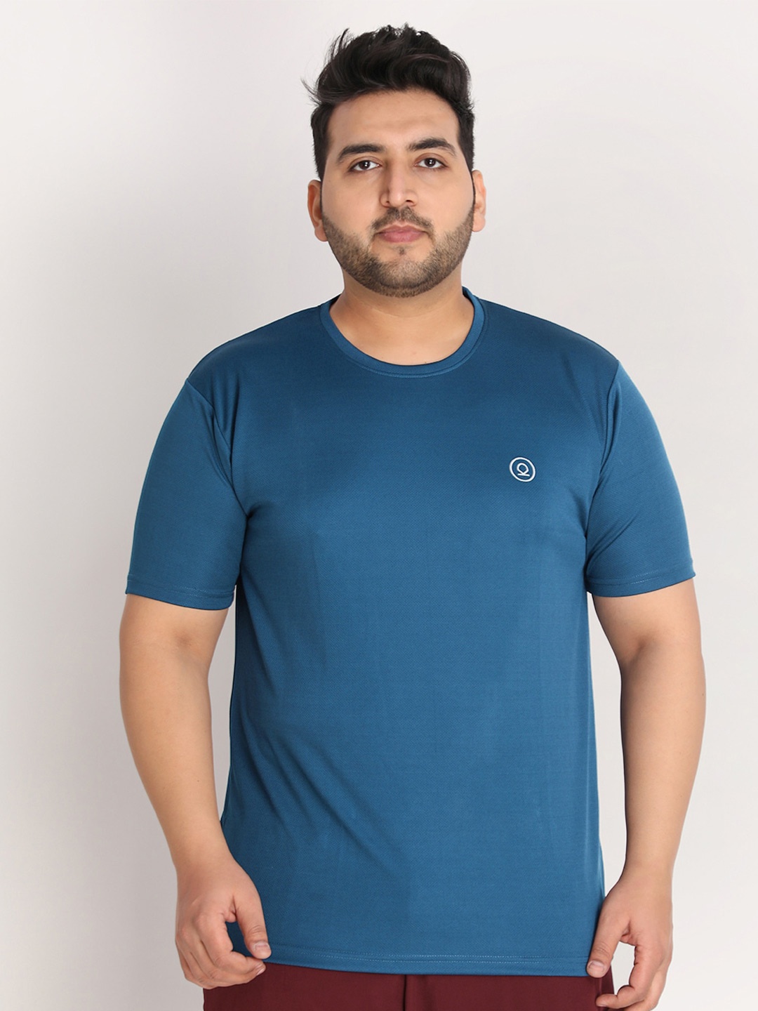 

CHKOKKO Plus Men Blue Solid Dri-FIT Training or Gym T-shirt