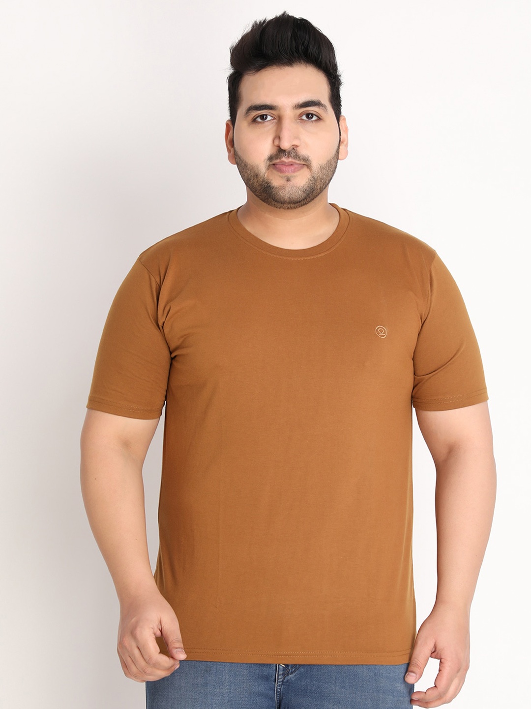 

CHKOKKO Plus Men Gold-Toned Raw Edge Outdoor T-shirt