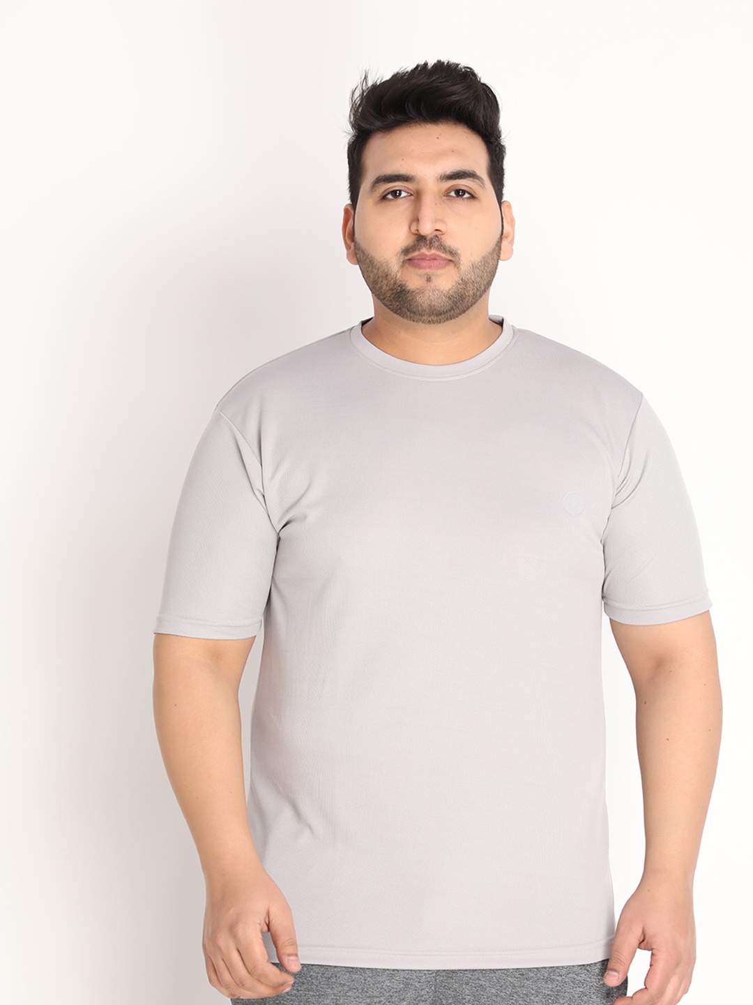 

CHKOKKO Plus Men Silver-Toned Dri-FIT Training or Gym T-shirt