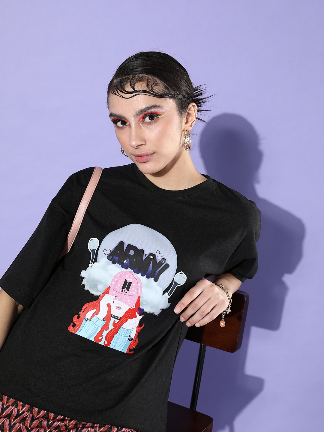 

HERSHEINBOX Women Stunning Black Graphic Joyful Conversation Tshirt