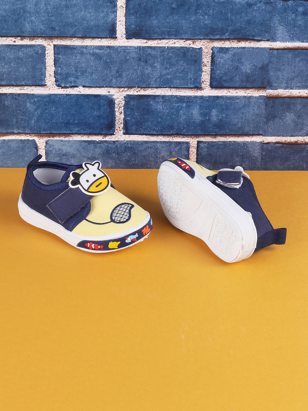 

Jazzy Juniors Unisex Kids Navy Blue Colourblocked Fashion