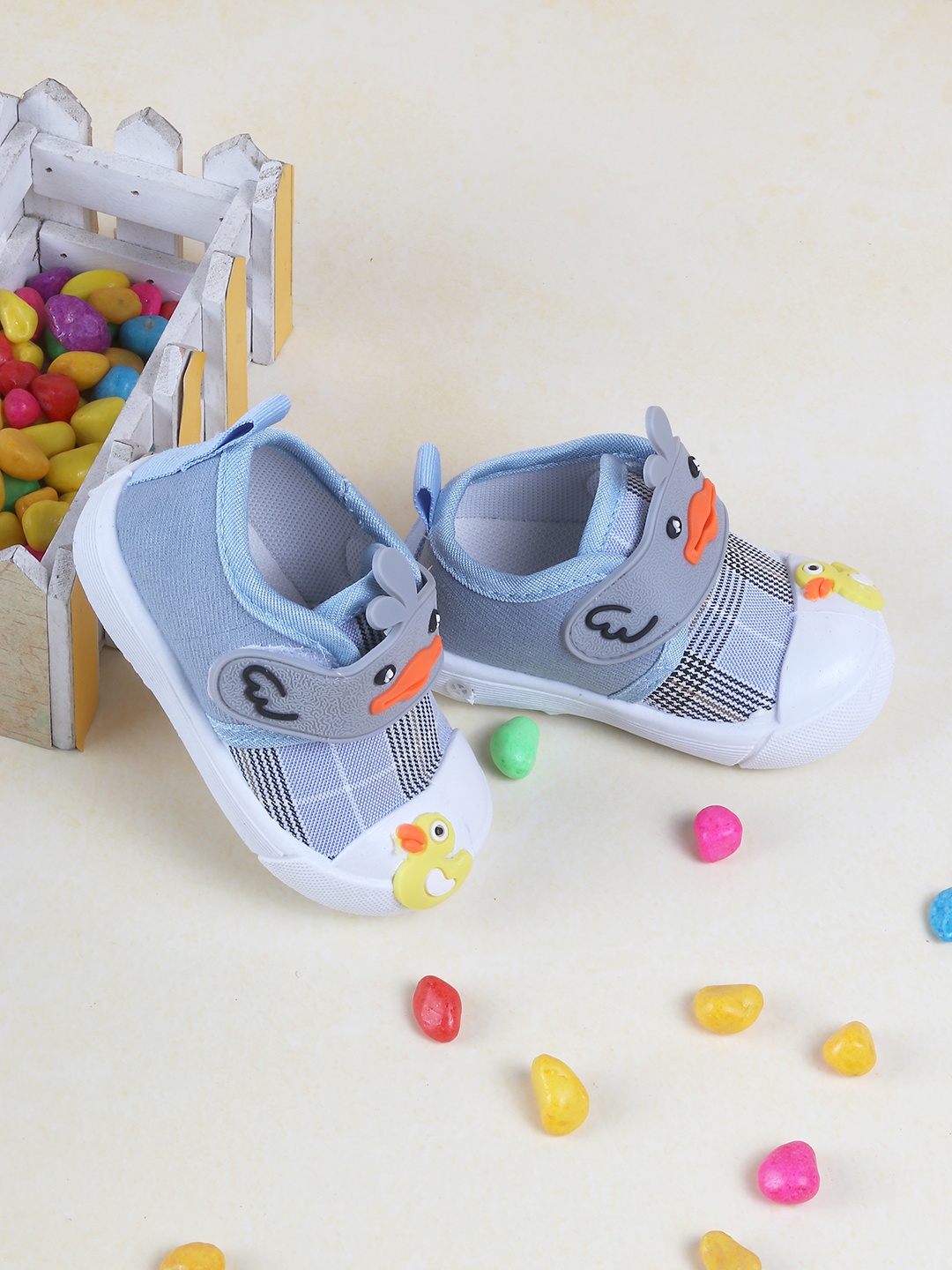 

Jazzy Juniors Unisex Kids Blue Woven Design Slip-On Sneakers