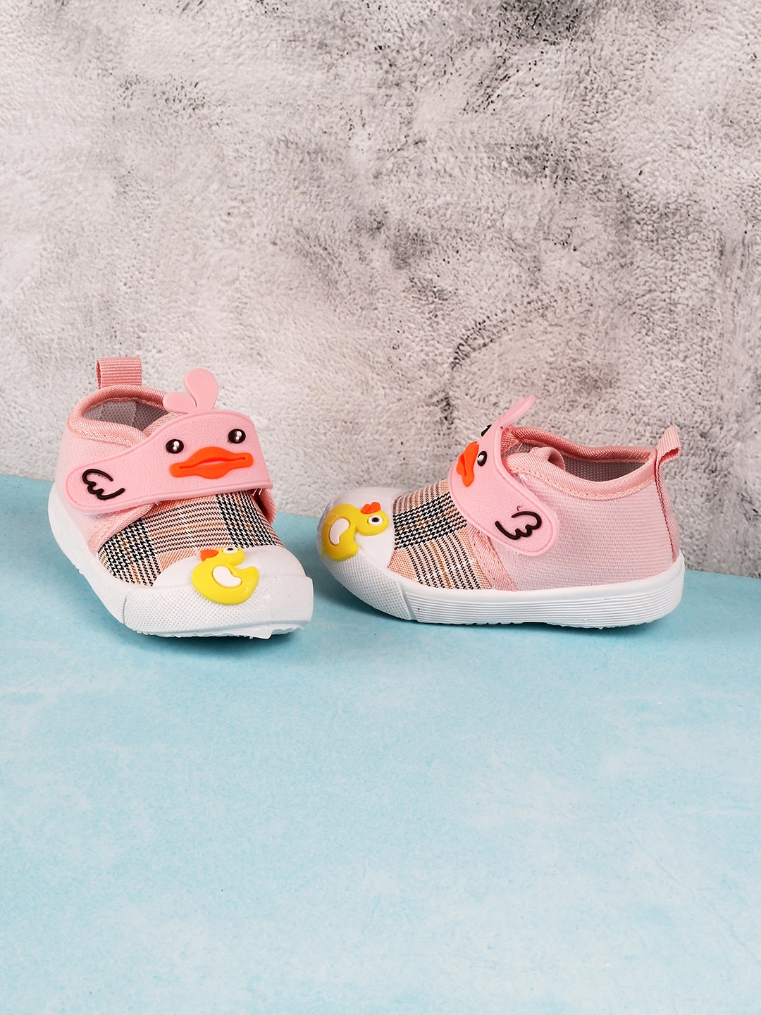 

Jazzy Juniors Unisex Kids Pink Woven Design Sneakers