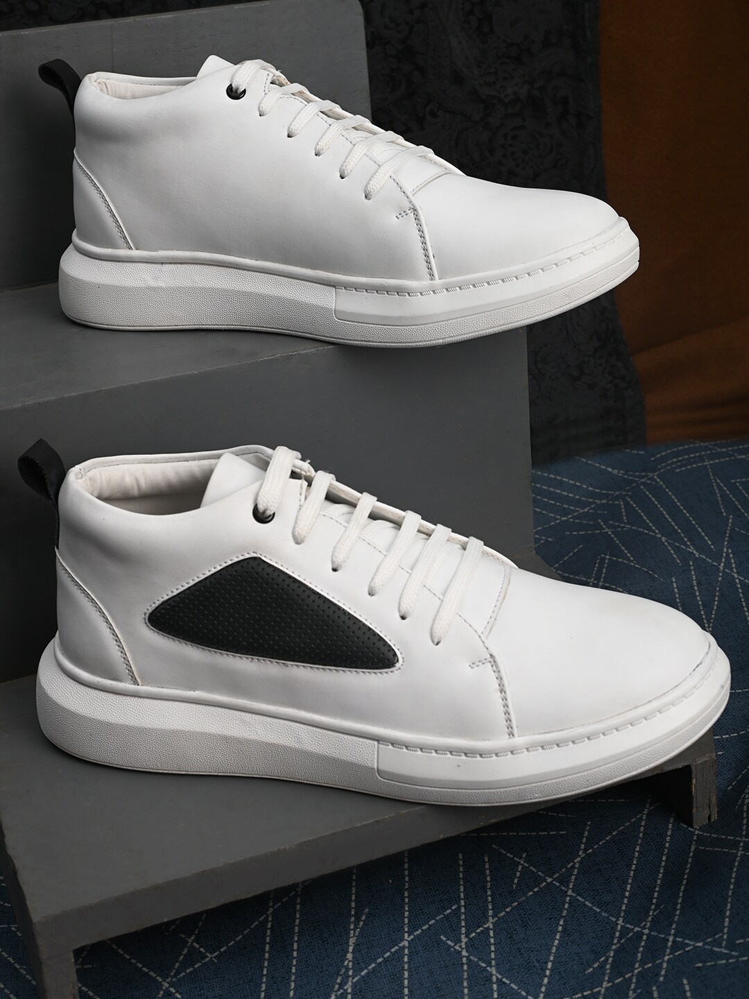 

Roadster Men White Colourblocked Sneakers