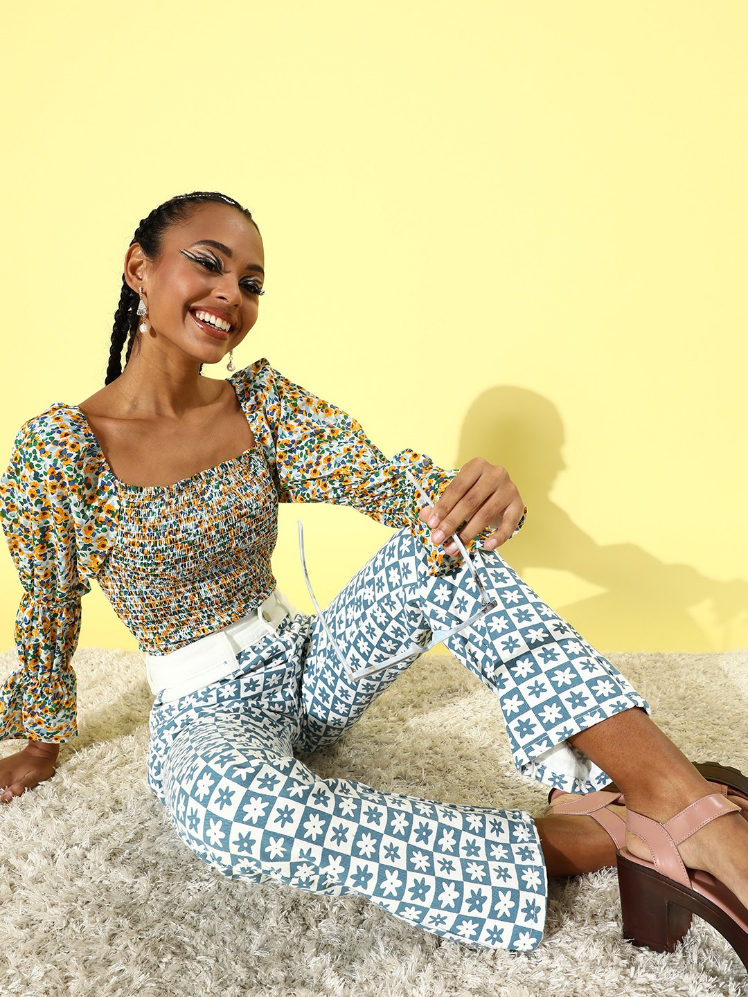 

HERSHEINBOX Bright Yellow Floral Volume Play Top
