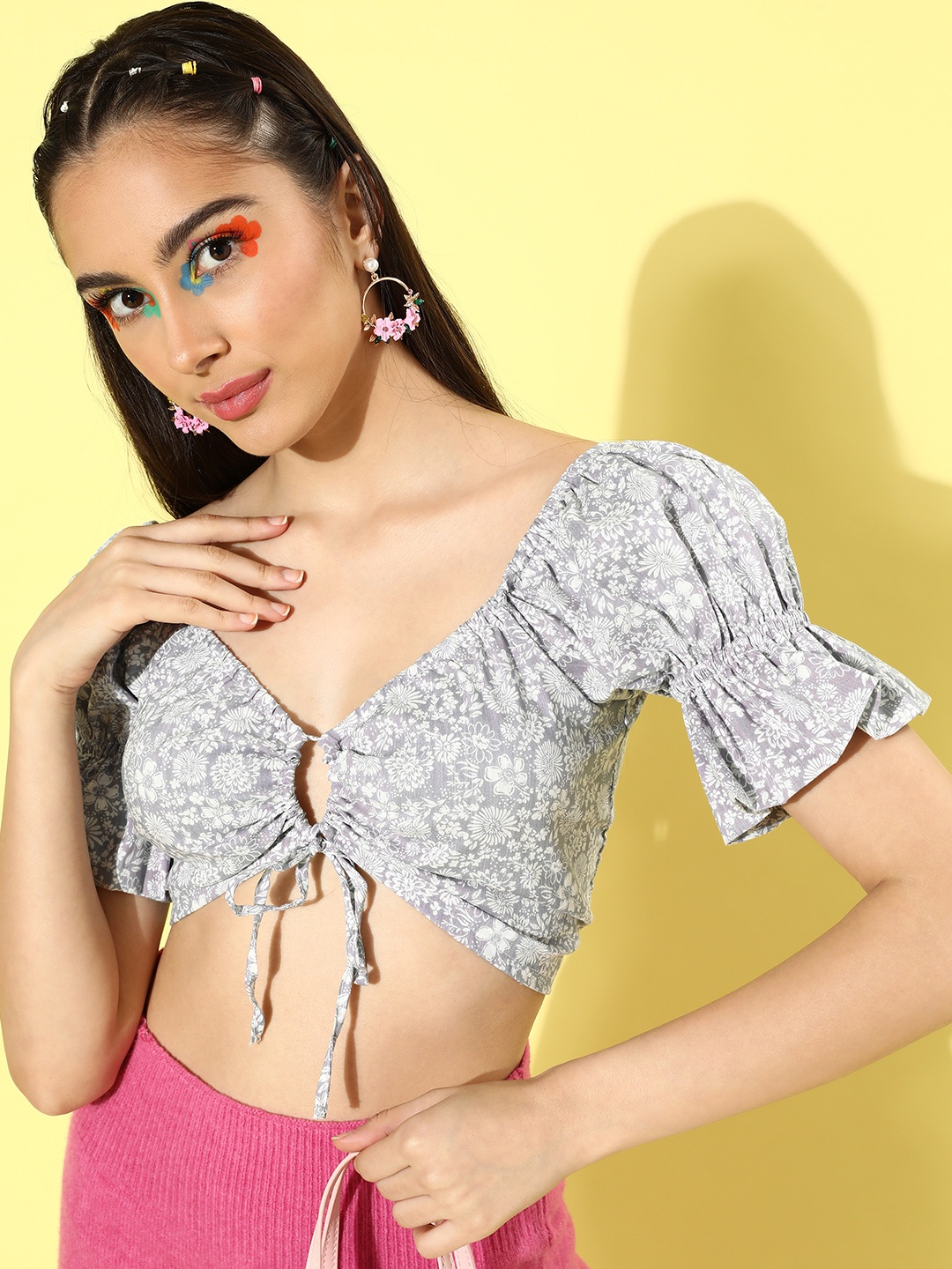 

HERSHEINBOX Gorgeous Grey Floral Twist & Knot Top