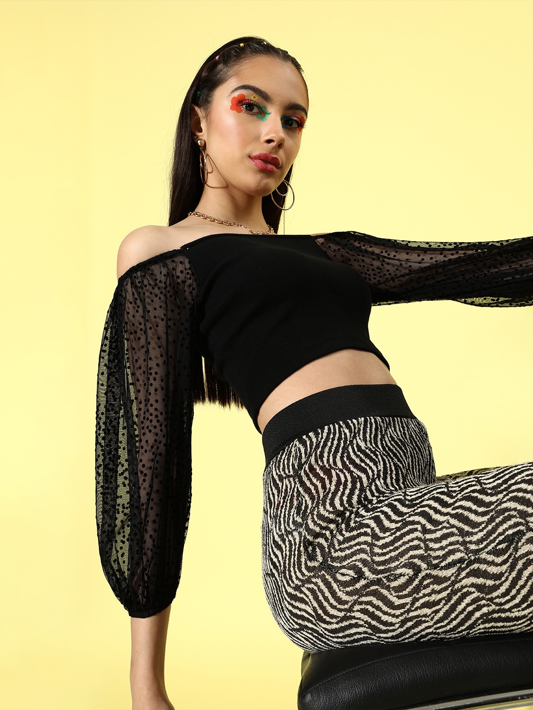 

HERSHEINBOX Stunning Black Solid Weightless Volume Top