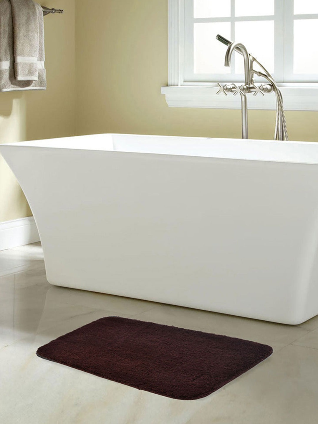 

Athome by Nilkamal Brown Antiskid 2000 GSM Bath Mat