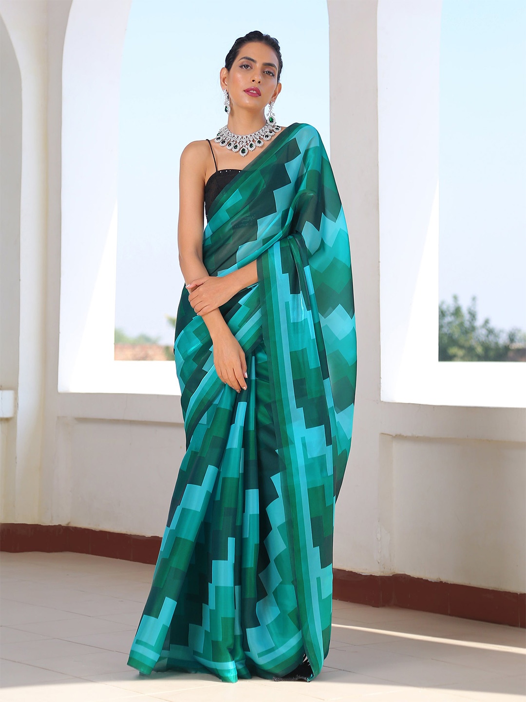 

Swtantra Green & Black Printed Organza Saree
