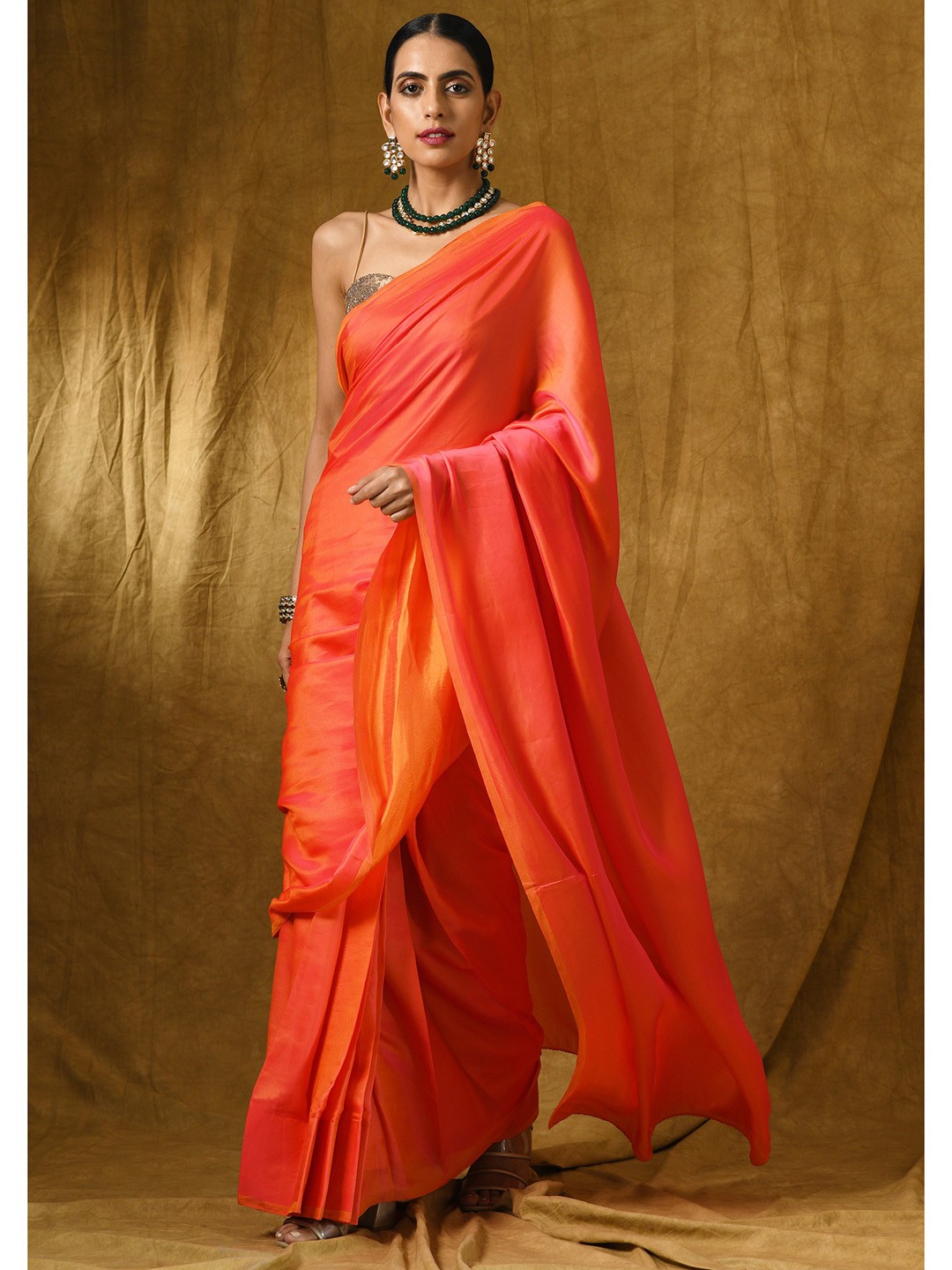 

Swtantra Pink Solid Satin Saree