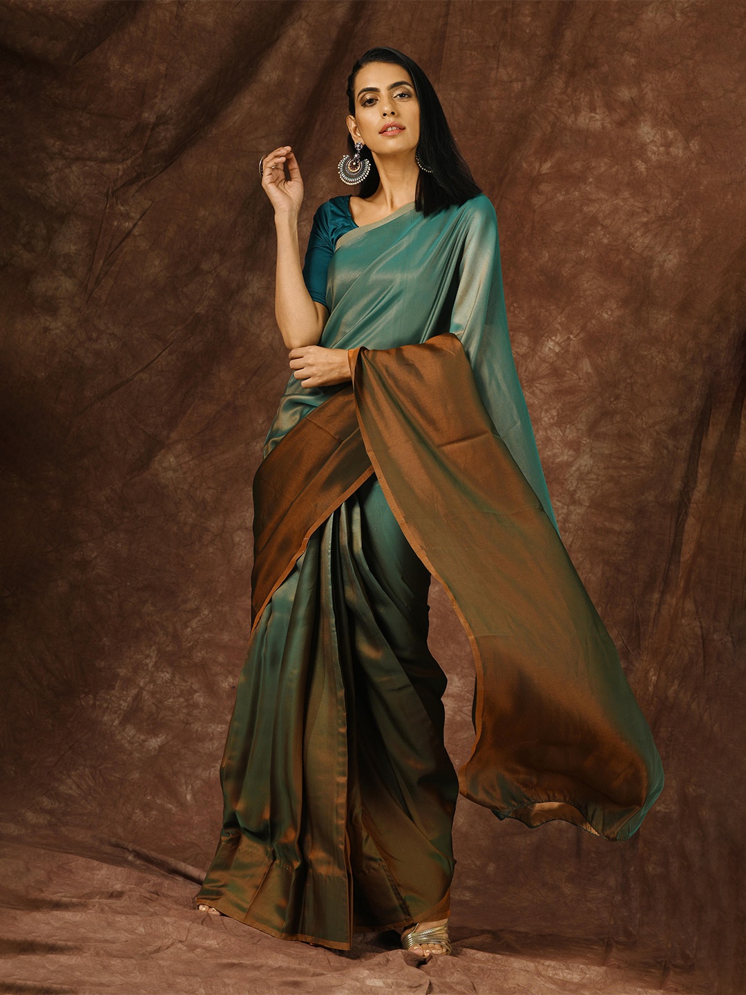 

Swtantra Blue & Brown Ombre Satin Saree