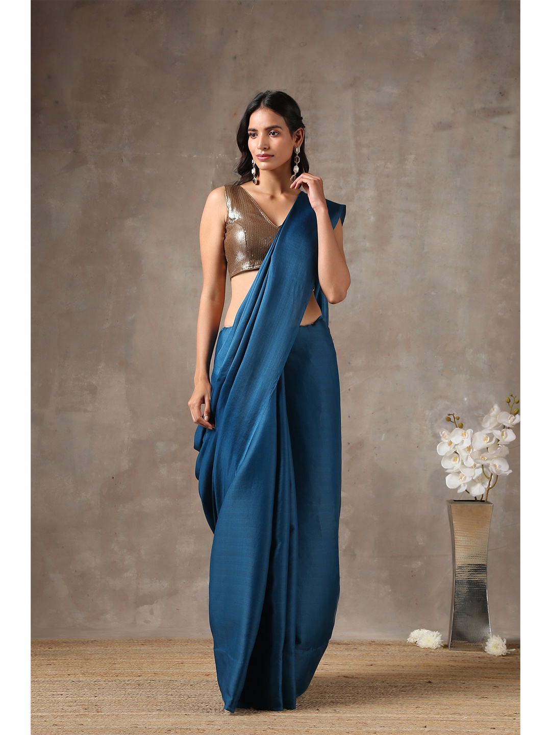 

Swtantra Navy Blue Solid Zari Saree with lace Border