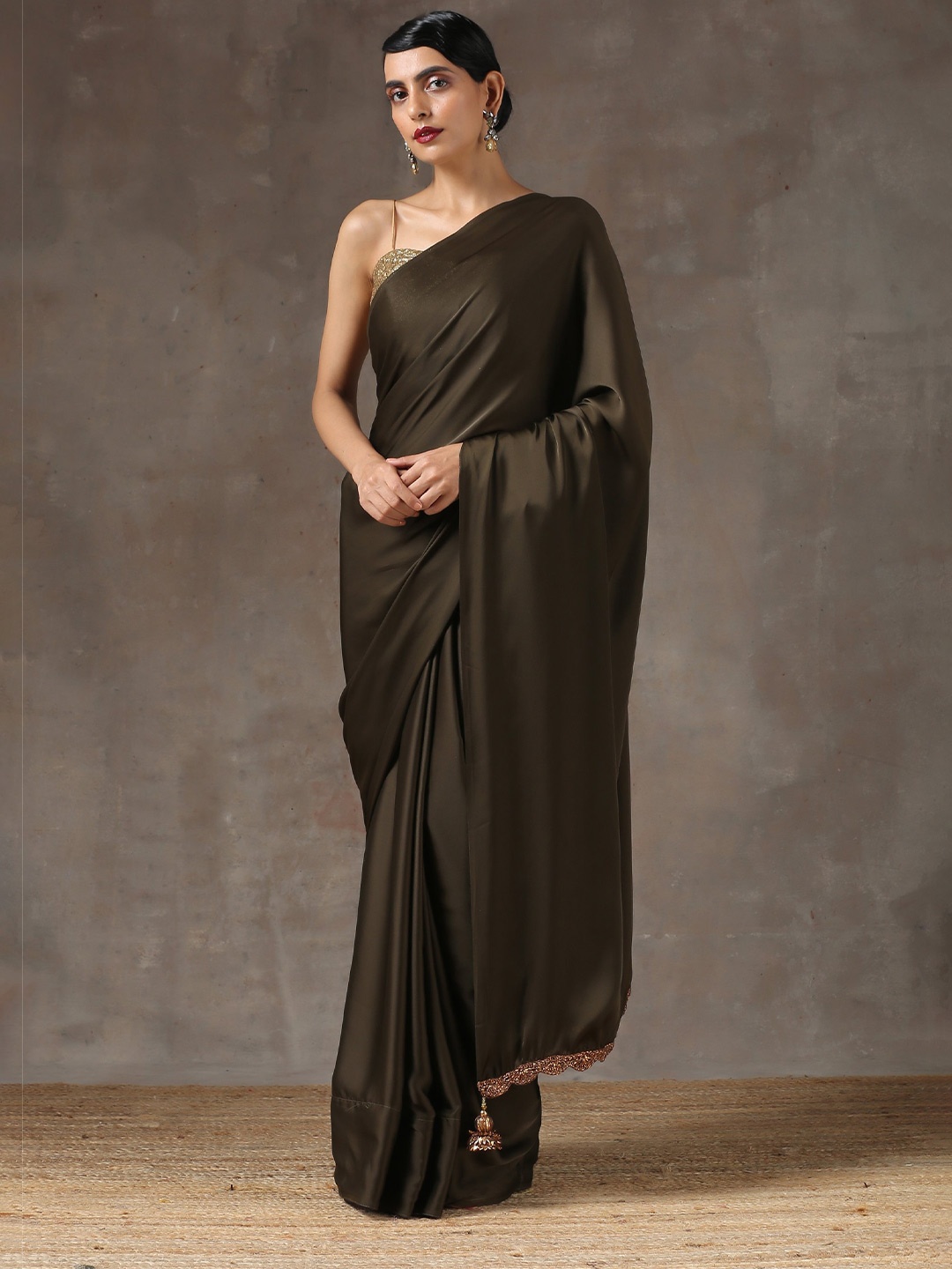 

Swtantra Olive Green Satin Saree