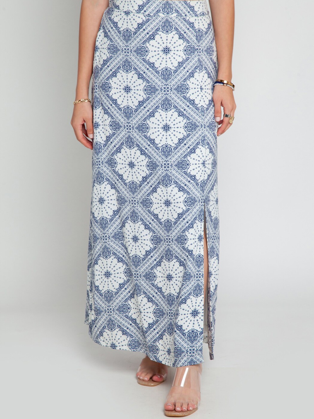 

Zink London Women Blue & White Bohemian Printed Straight Skirt