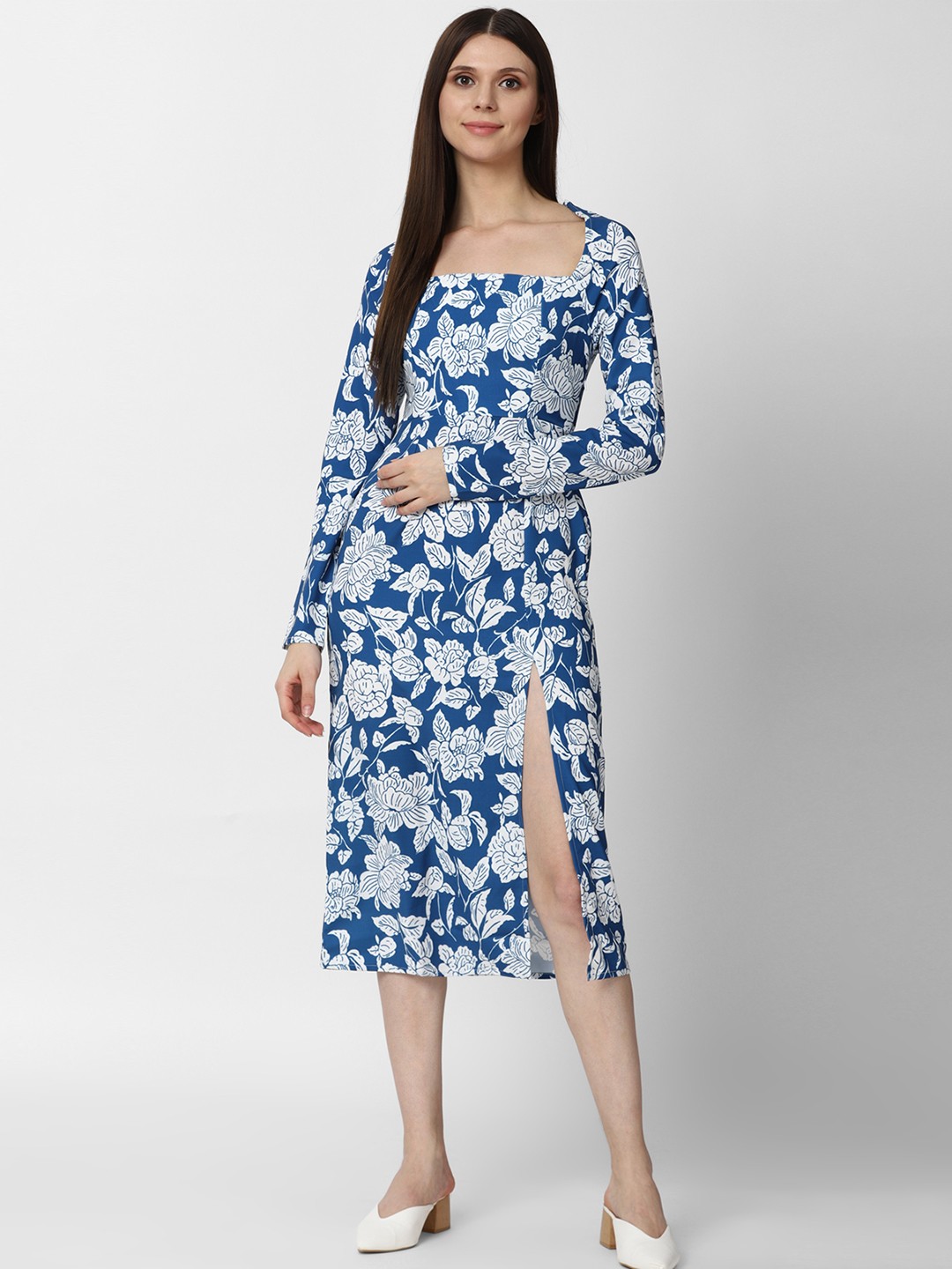 

FOREVER 21 Women Blue & White Floral Sheath Midi Dress