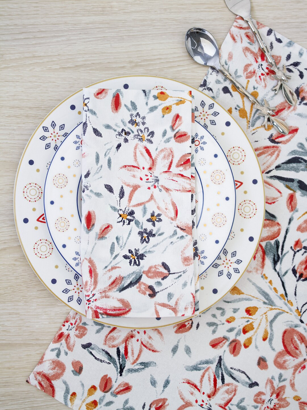 

The Wishing Chair Set of 6 White & Red Printed Cotton Table Napkins