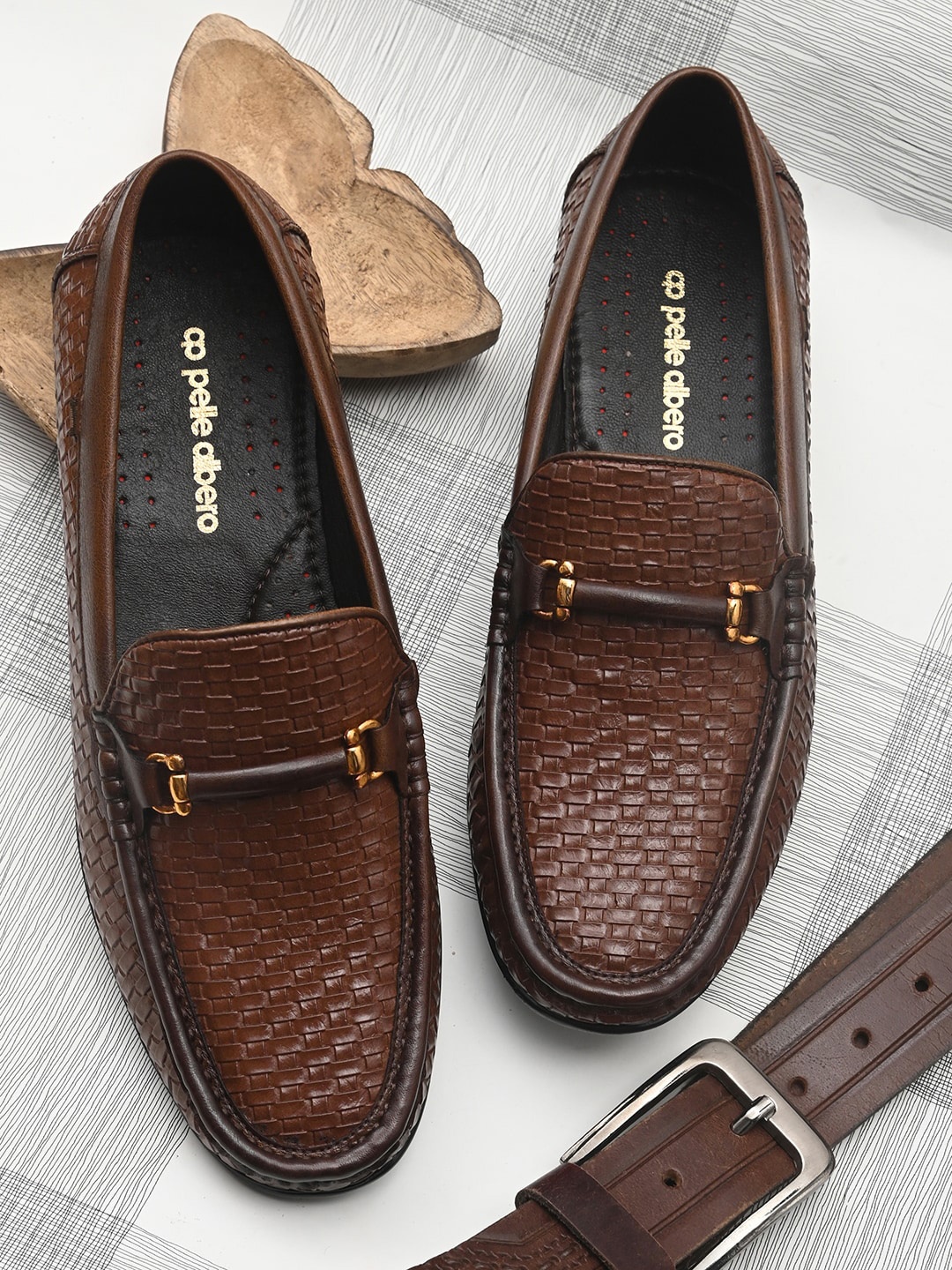 

pelle albero Men Brown Woven Design Loafers