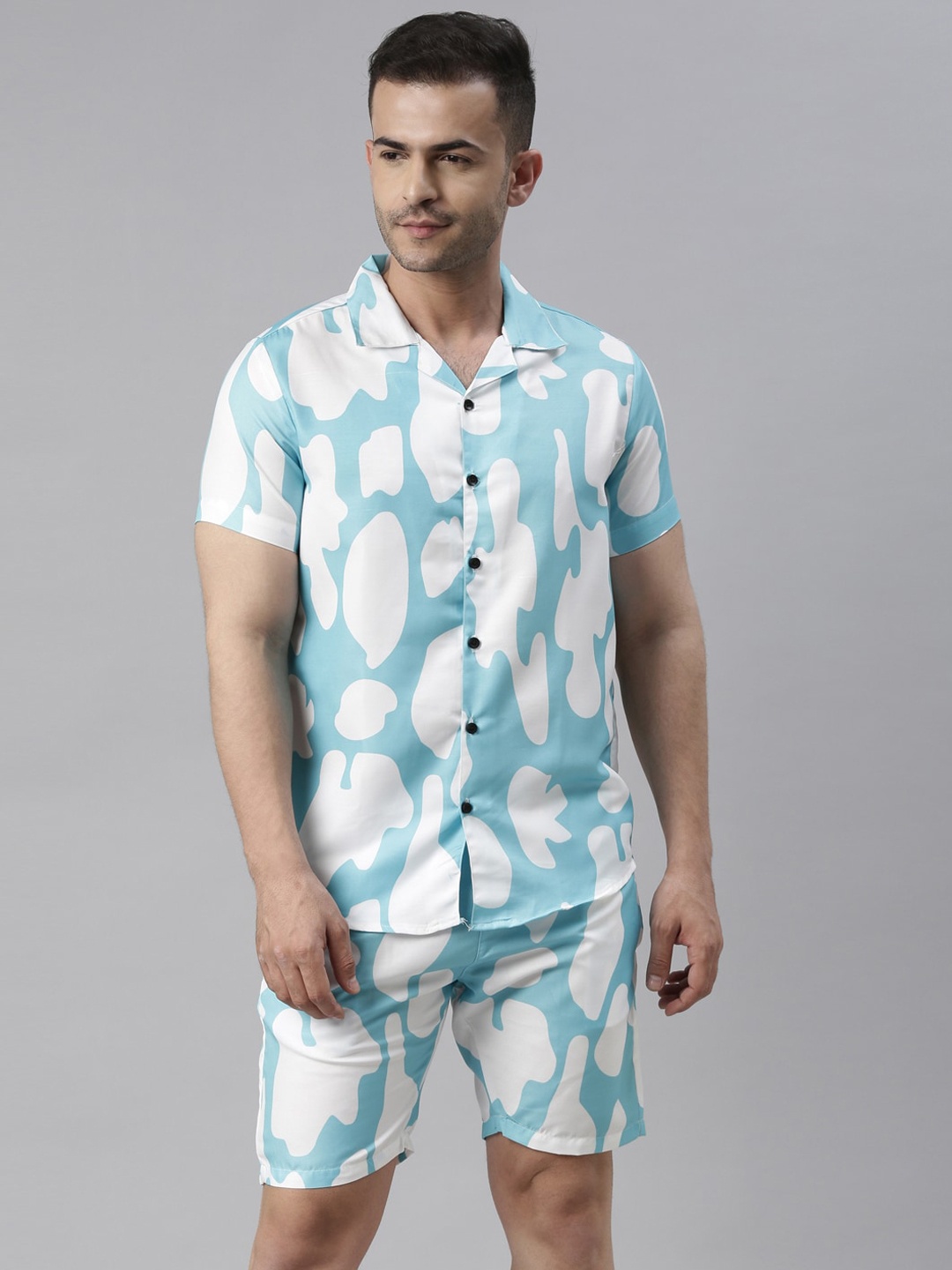 

Bushirt Men Blue & White Printed Night Suit