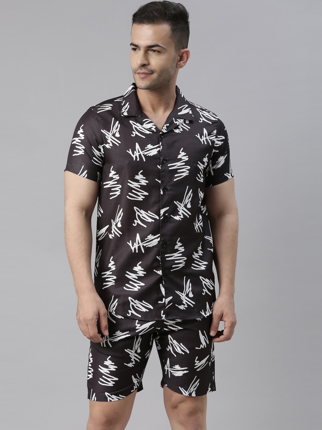 

Bushirt Men Black & White Printed Night suit