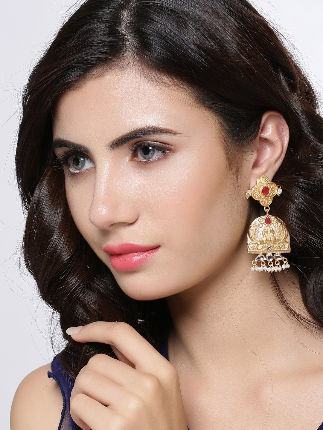 

Shoshaa Gold-Toned Dome Shaped Jhumkas Earrings