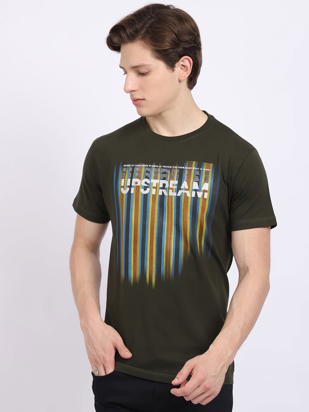 

VENITIAN Men Olive Green Typography Printed Raw Edge Slim Fit T-shirt