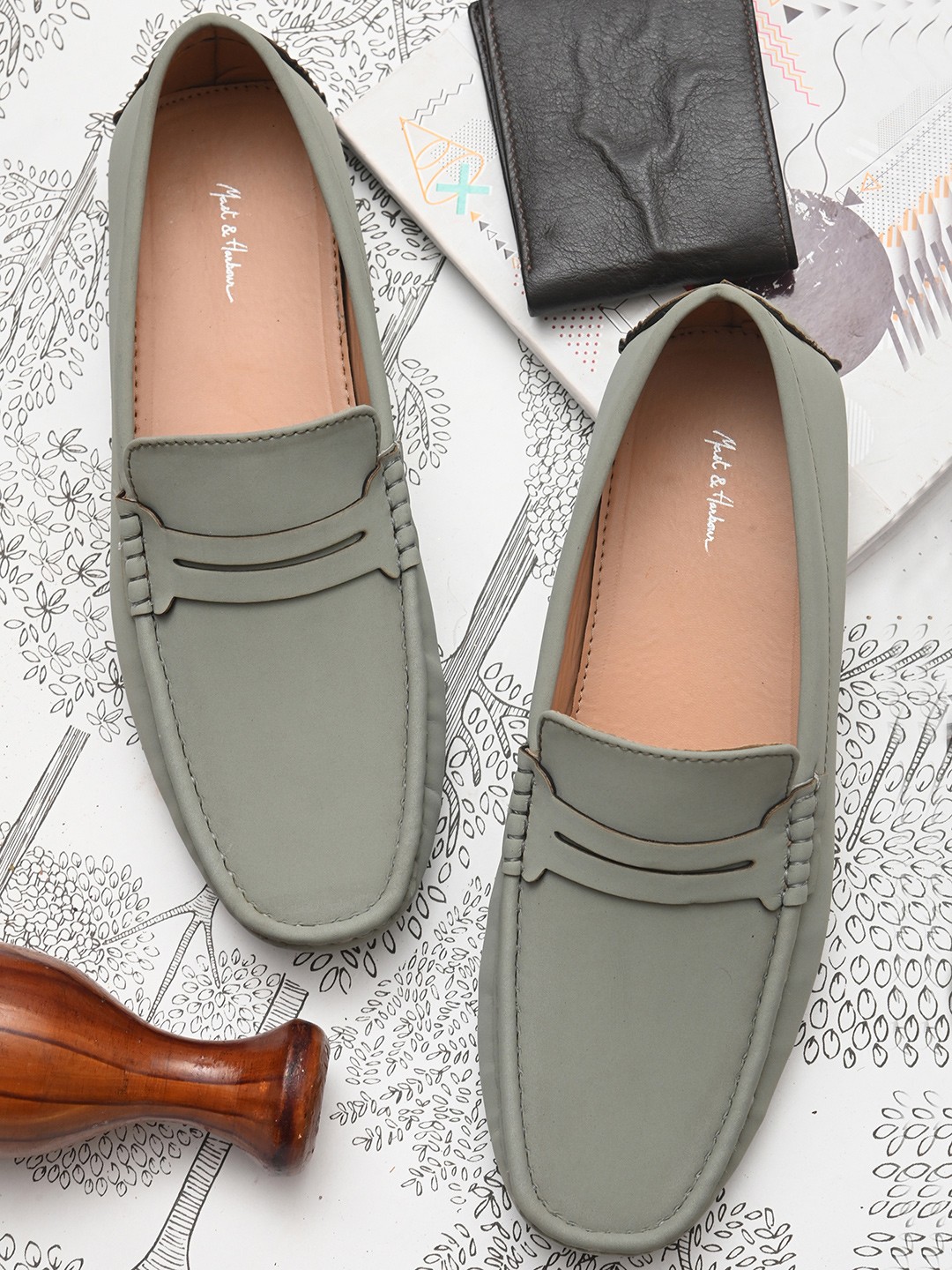 

Mast & Harbour Men Green Colourblocked Driving Shoes