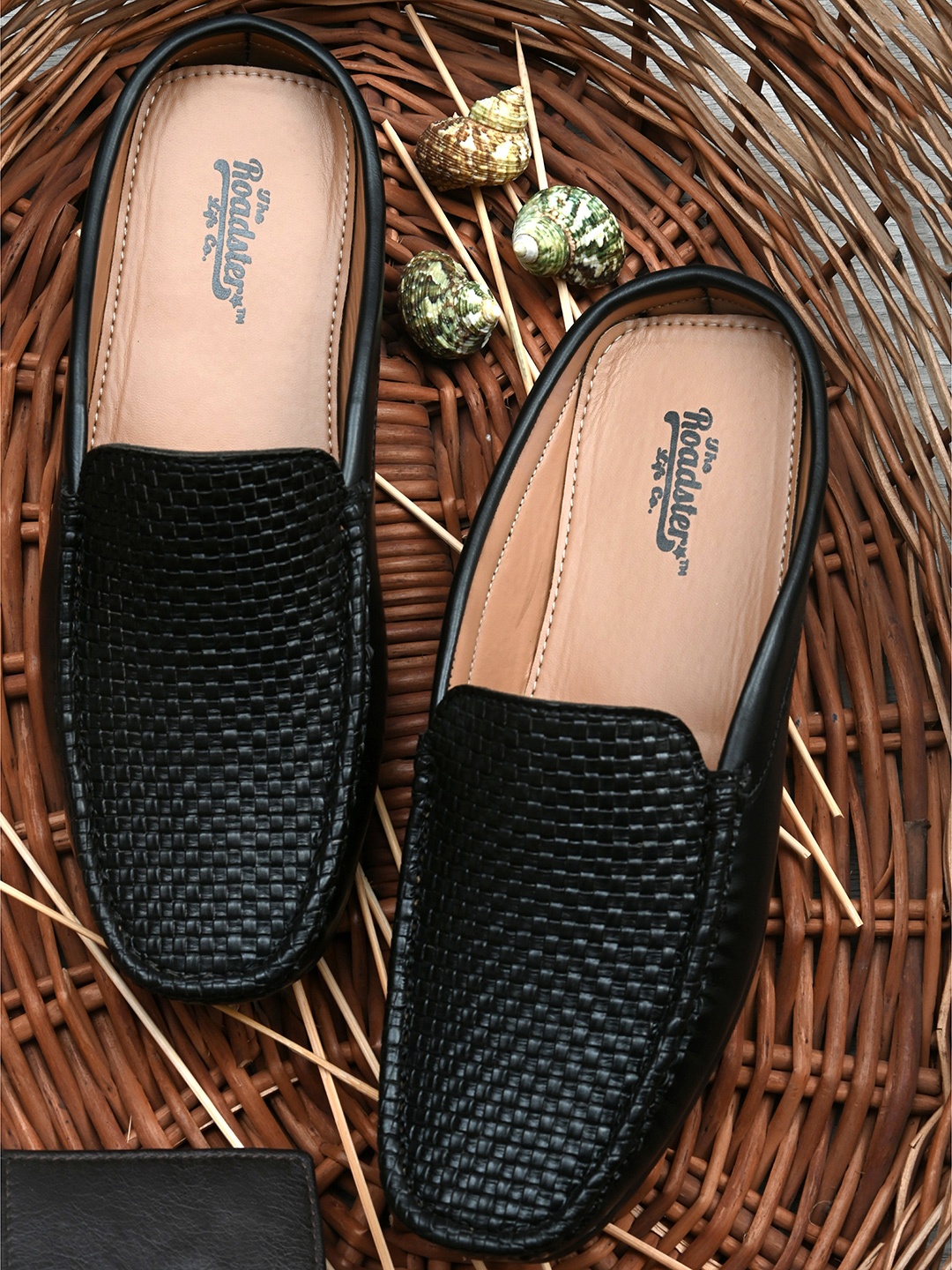 

Roadster Men Black Woven Design Loafers