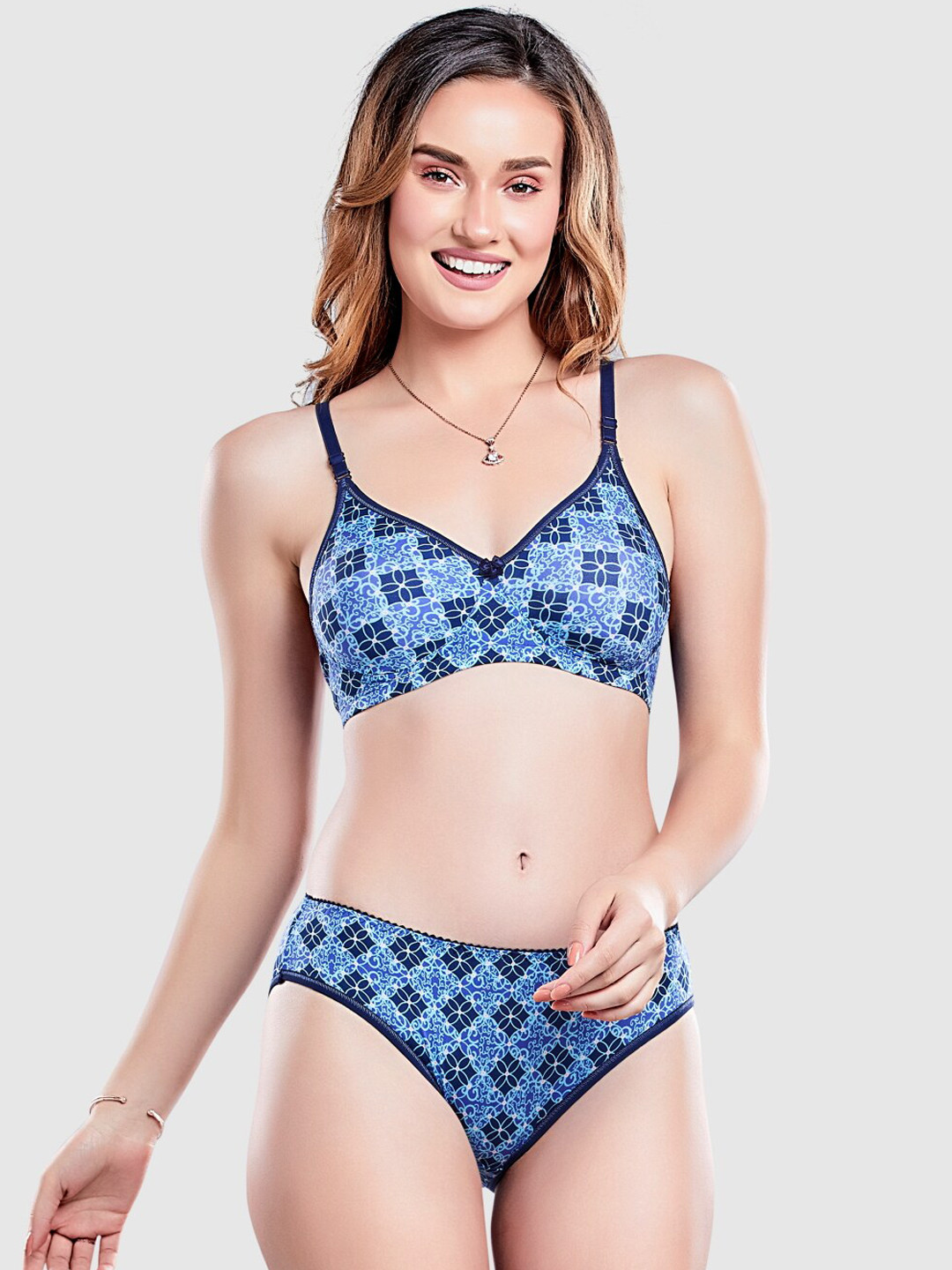 

Lady Love Women Blue & Navy Blue Printed Lingerie Set LLSET9053