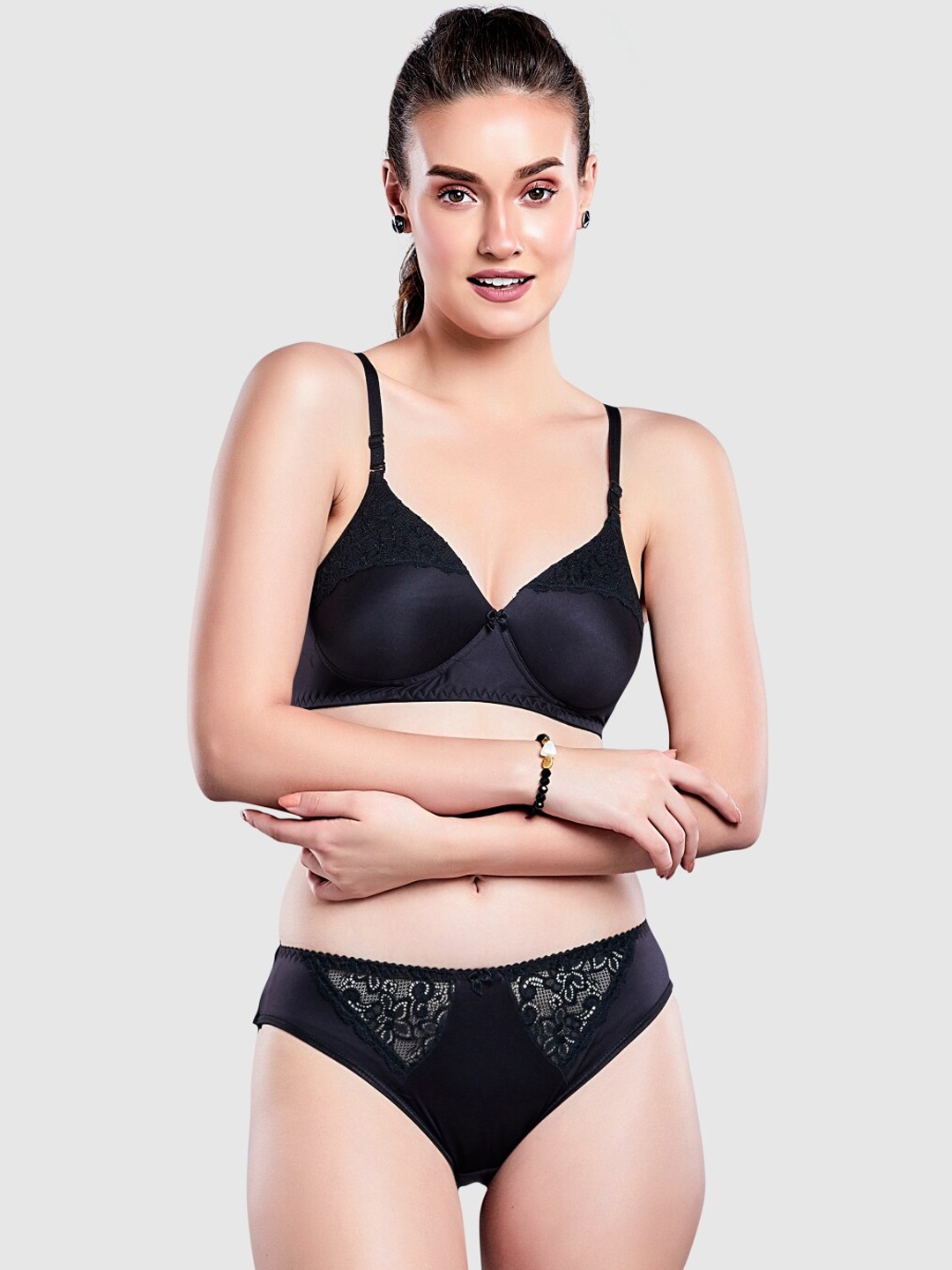 

Lady Love Women Black Solid Lingerie Set LLSET9054