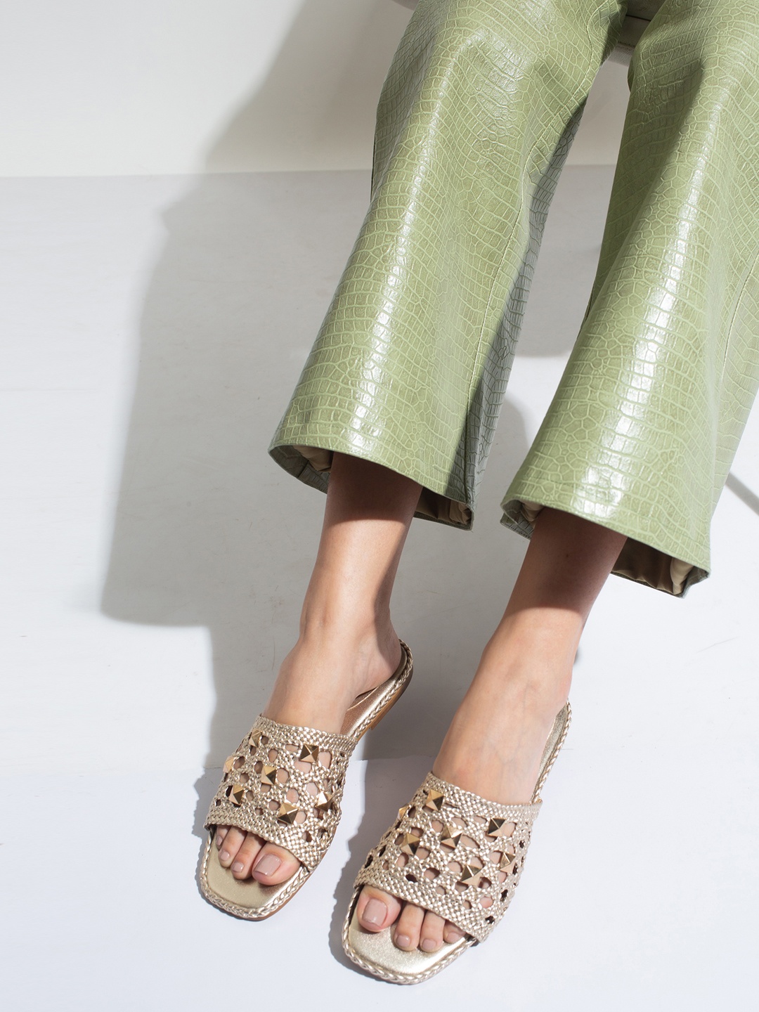 

Saint G Women Gunmetal-Toned Open Toe Flats with Laser Cuts, Metallic
