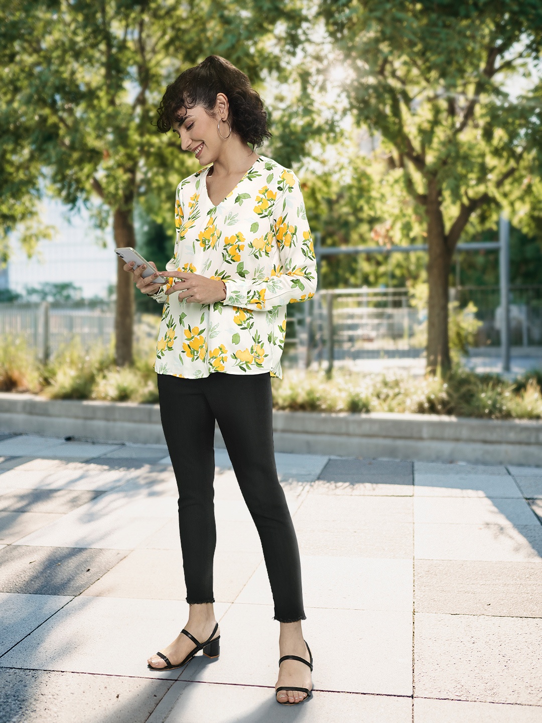 

Van Heusen Woman Floral Print Top, Off white