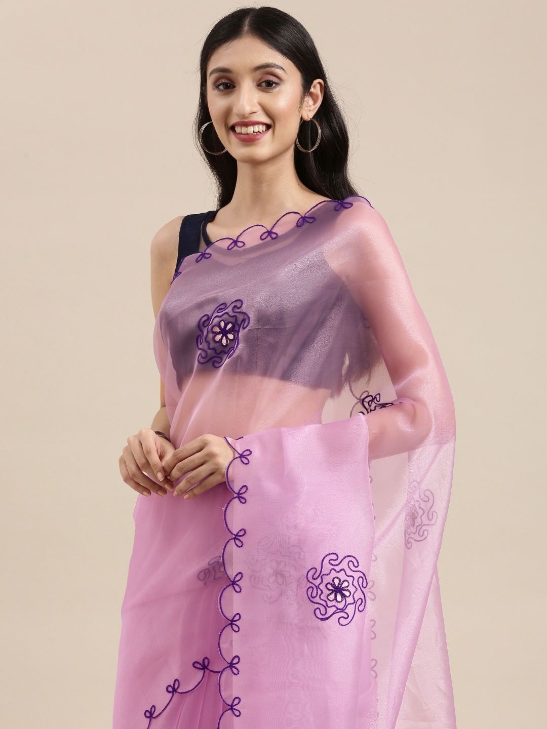 

VASTRANAND Lavender Embellished Mirror Work Organza Saree