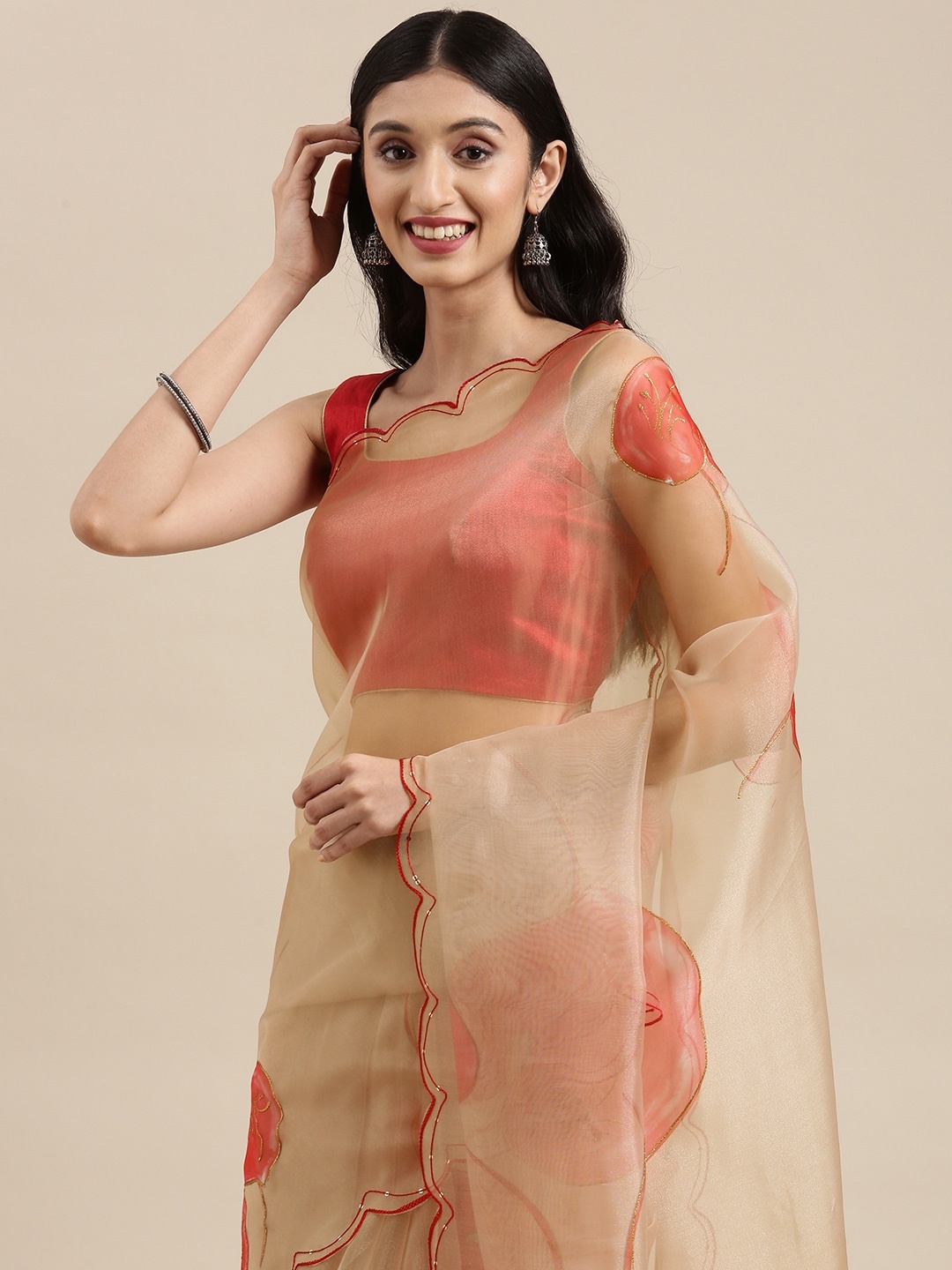 

VASTRANAND Cream-Coloured & Red Floral Organza Saree
