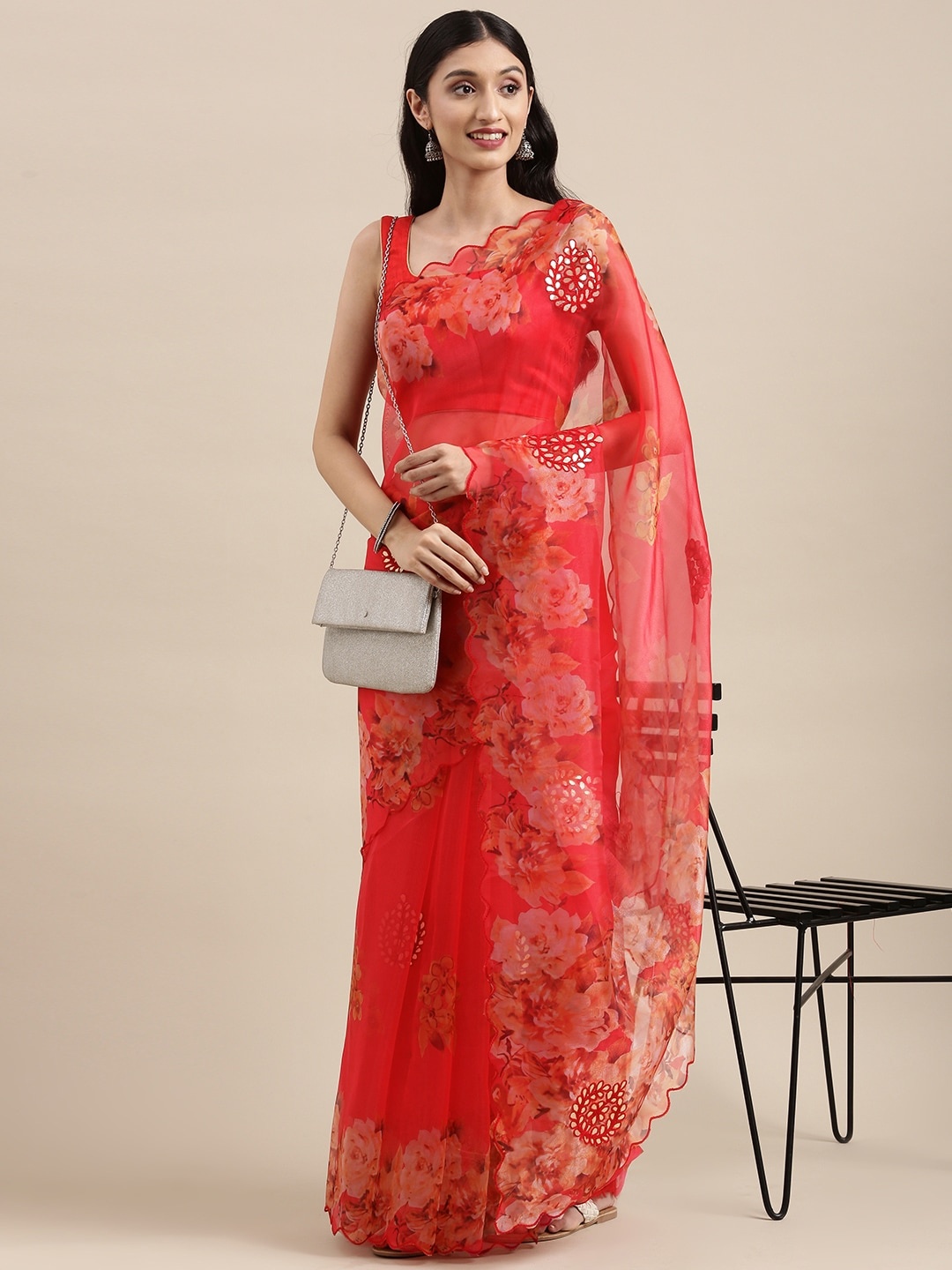 

VASTRANAND Red Floral Gotta Patti Organza Saree