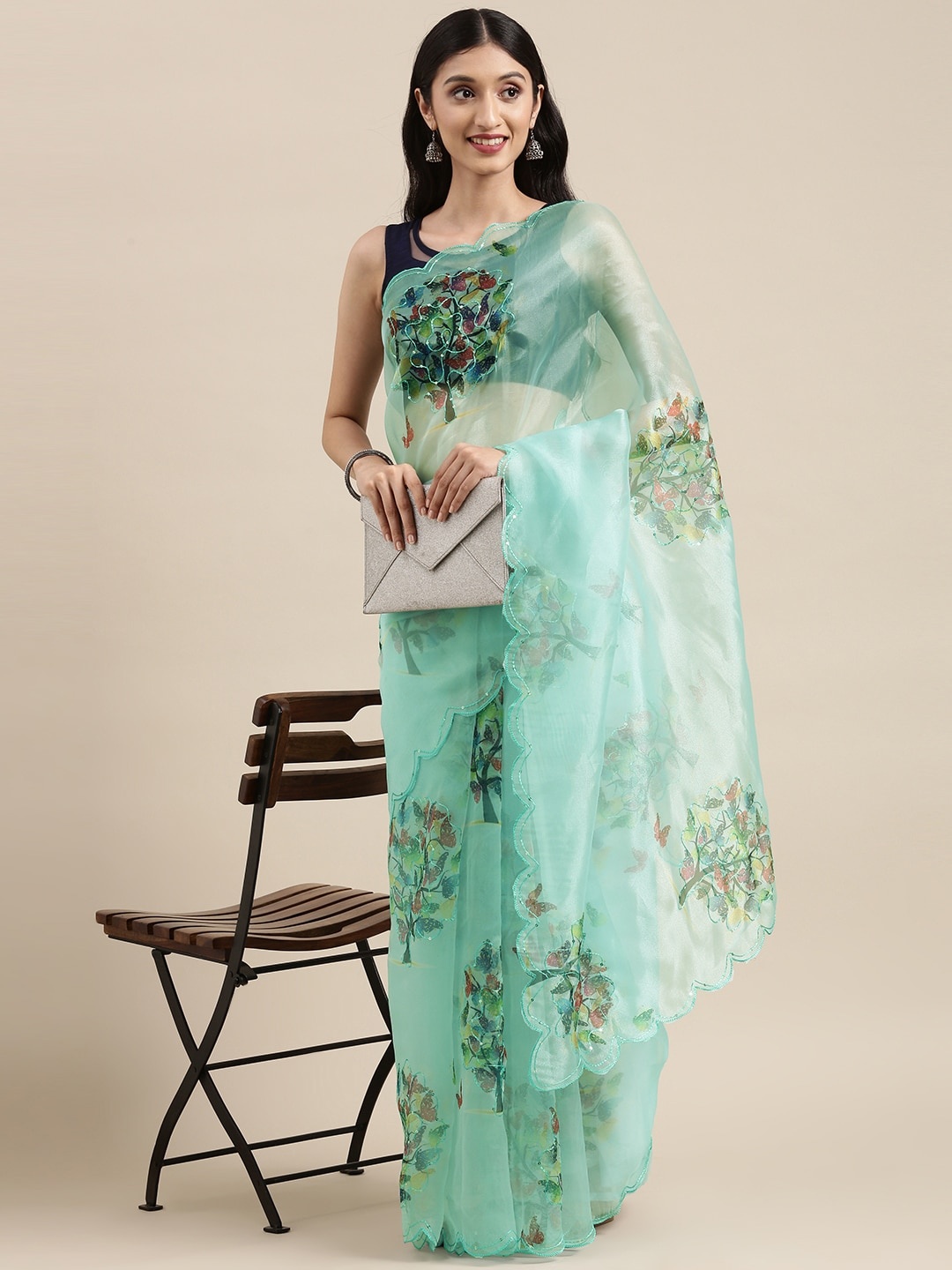 

VASTRANAND Blue Floral Sequinned Organza Saree