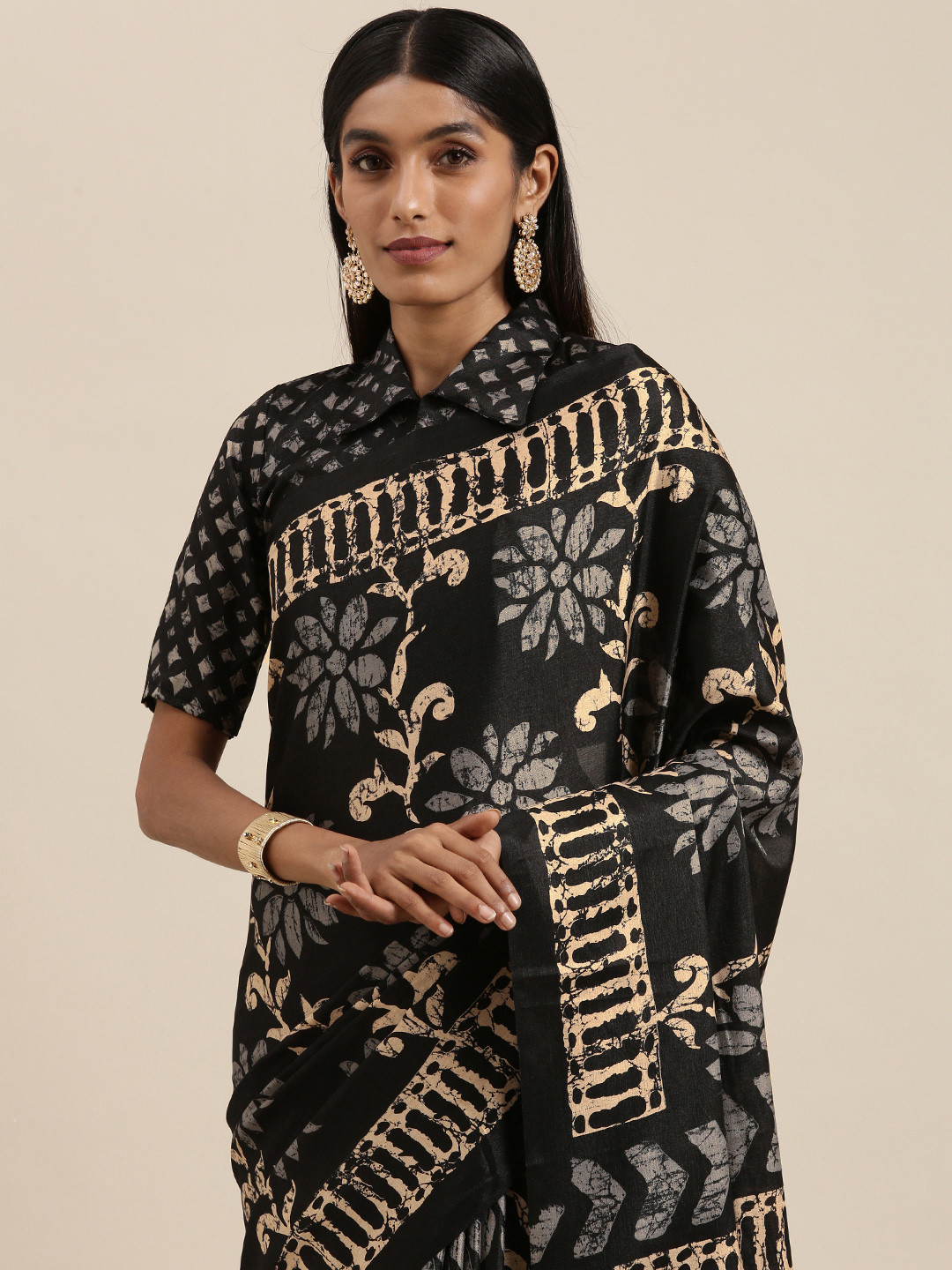

Saree mall Black & Beige Floral Print Silk Blend Block Print Saree