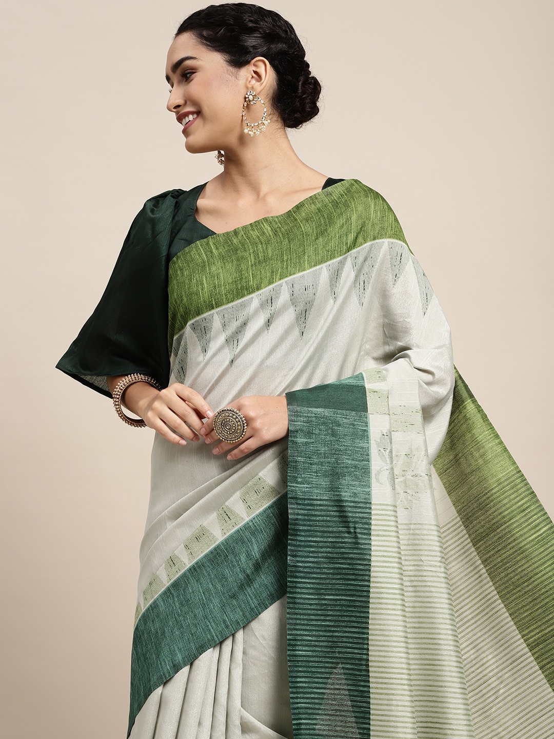 

Saree mall Sea Green & Grey Colourblocked Art Silk Block Print Saree