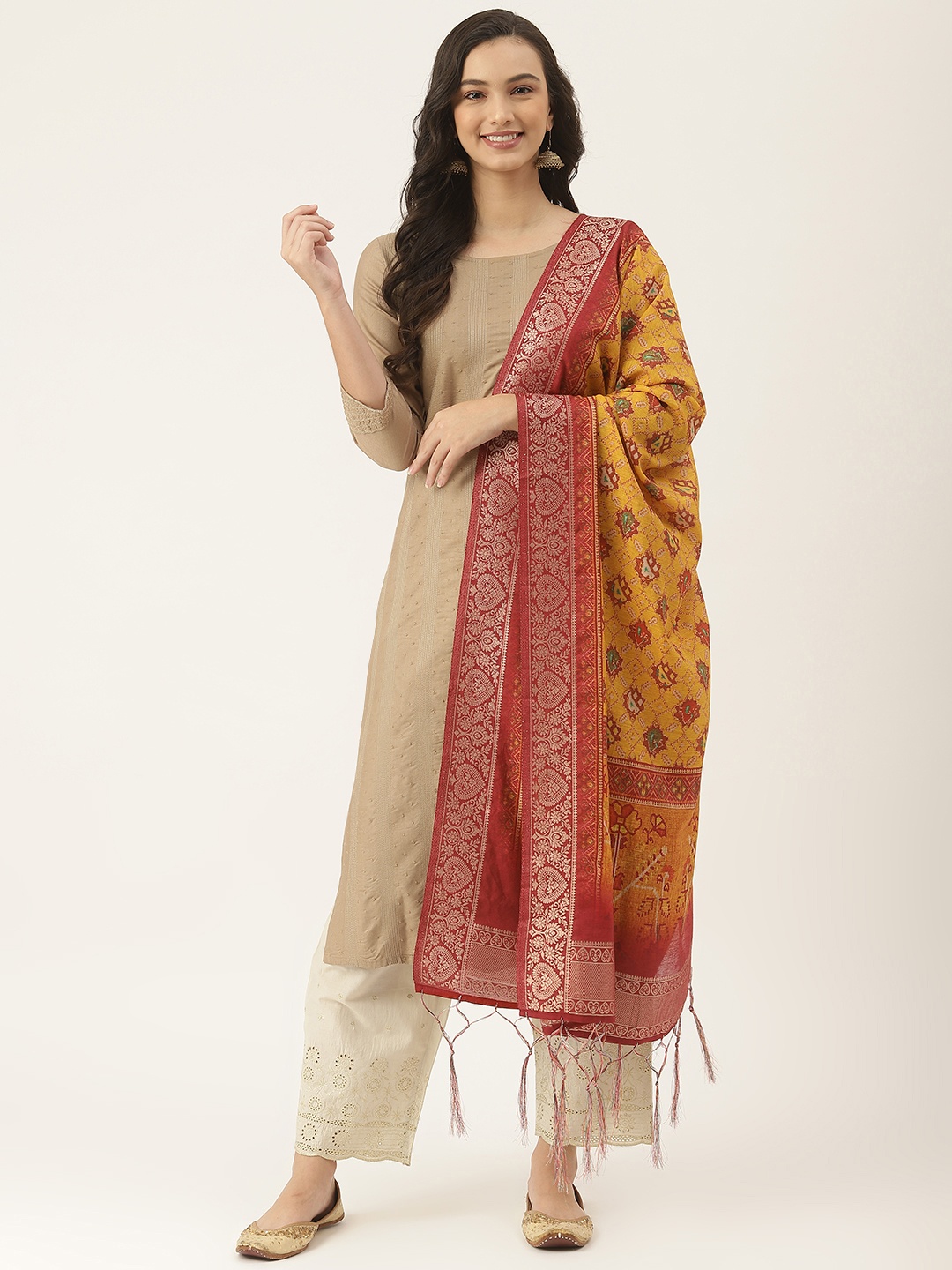 

VAABA Mustard & Red Ethnic Motifs Printed Dupatta with Zari Details