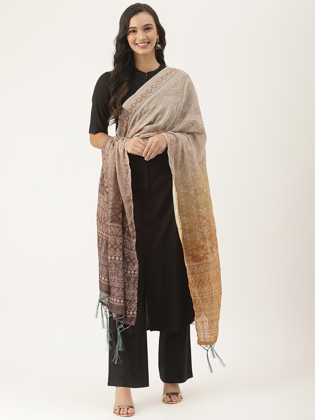 

VAABA Beige Printed Bandhani Dupatta