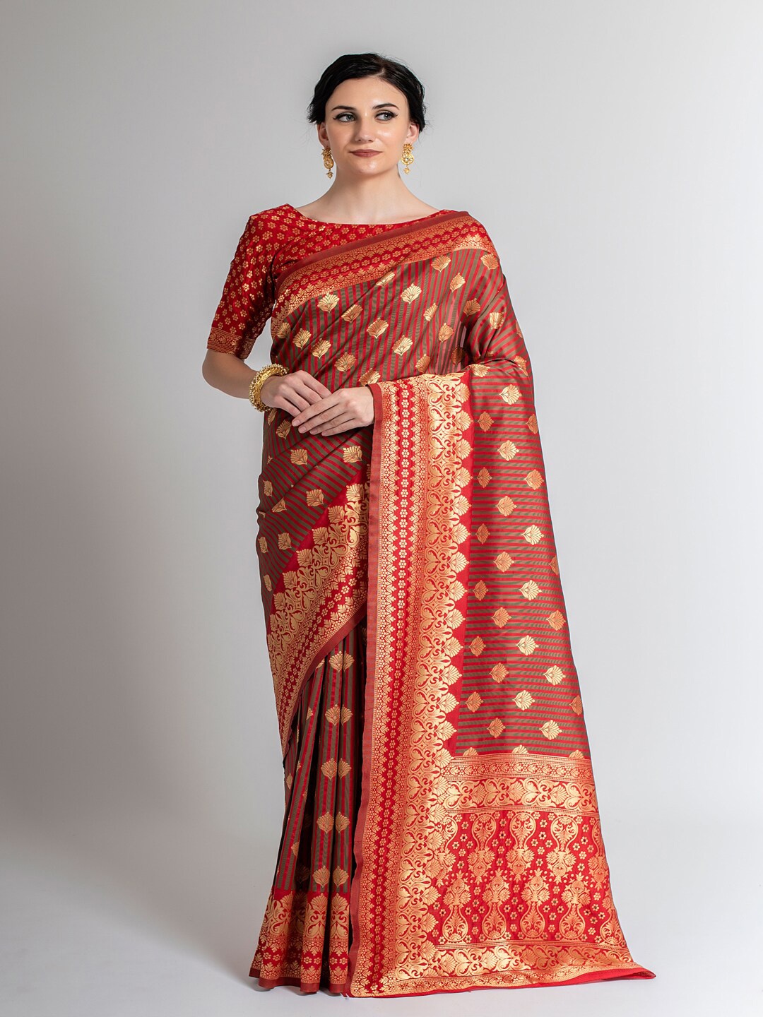 

Lilots Red & Gold-Toned Woven Design Zari Silk Blend Banarasi Saree